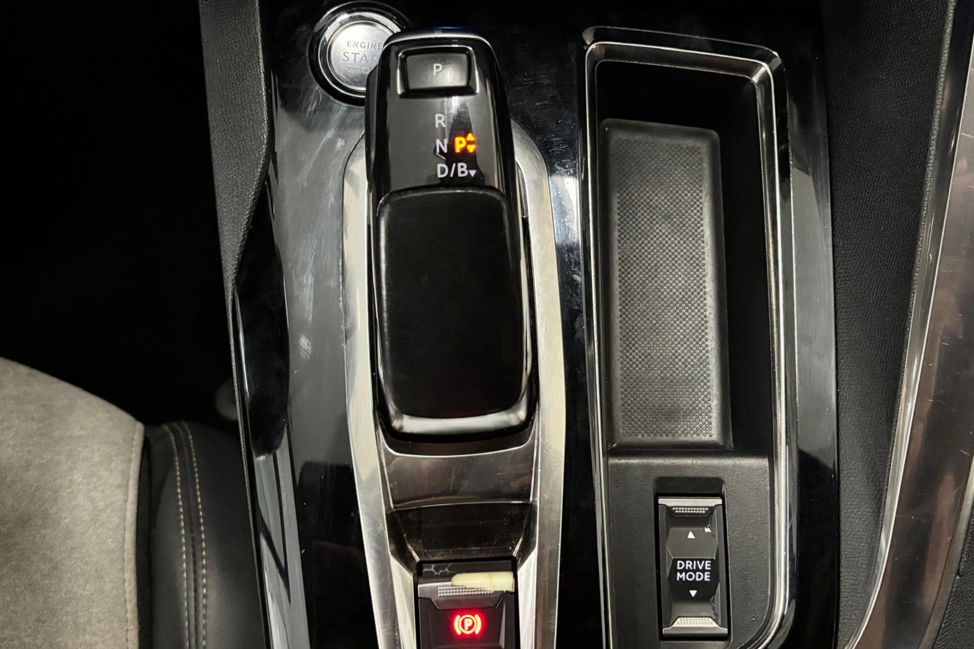 Peugeot 3008 225 e-EAT8 Allure Pack - foto 31