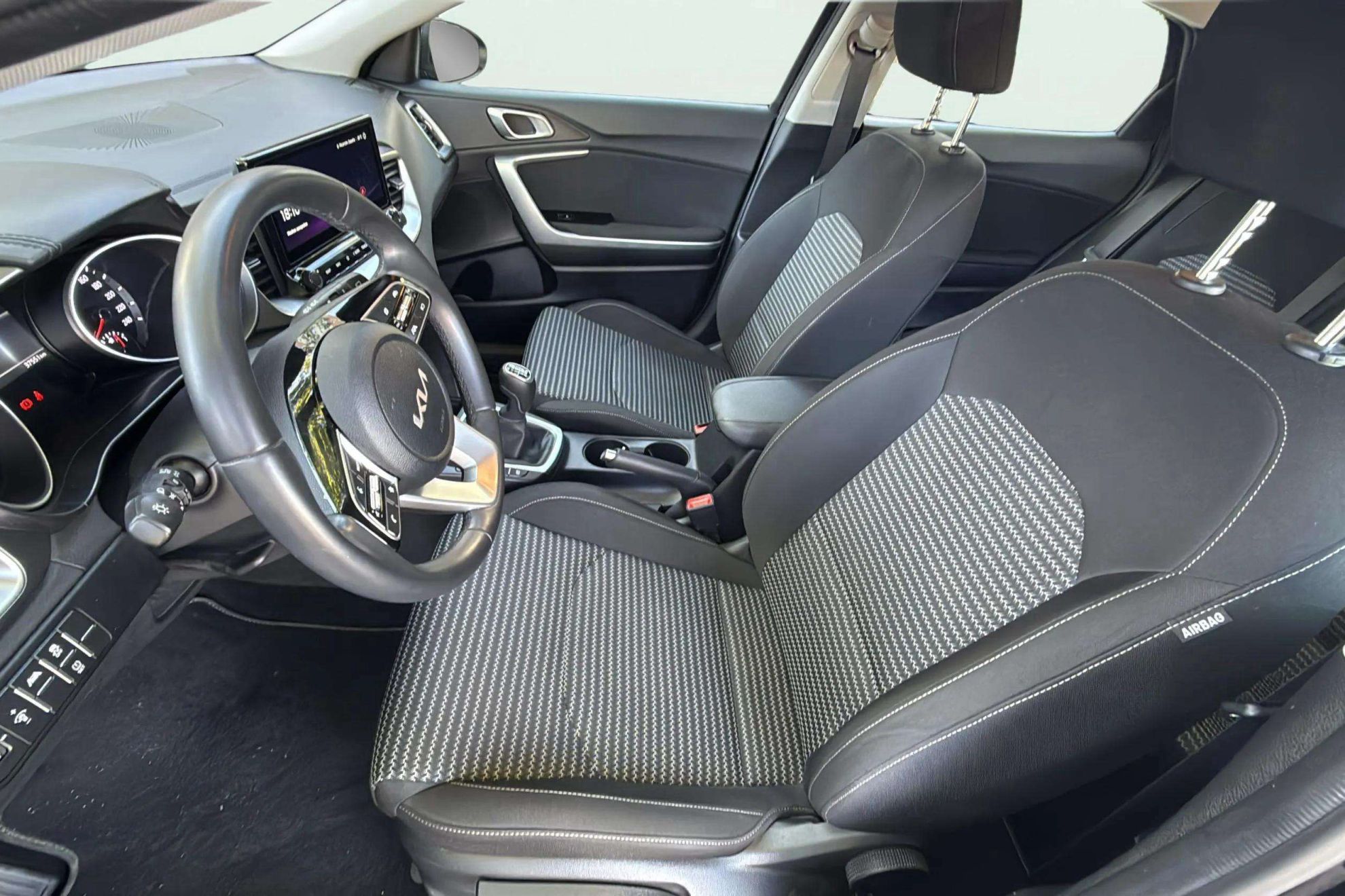 Kia XCeed 1.0 T-GDi Drive - foto 9