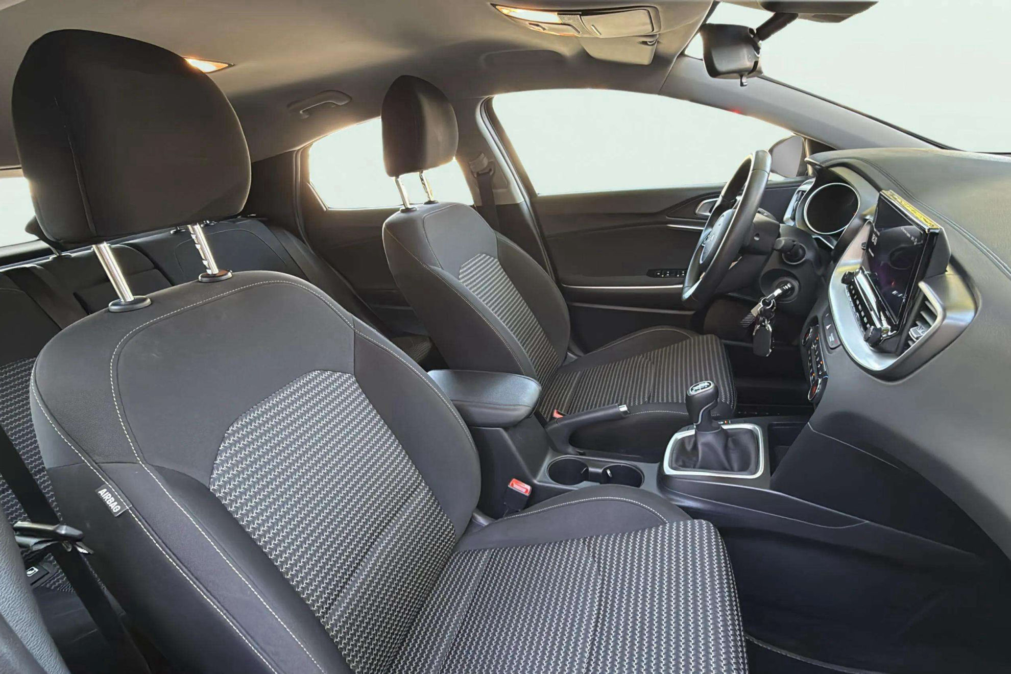 Kia XCeed 1.0 T-GDi Drive - foto 16