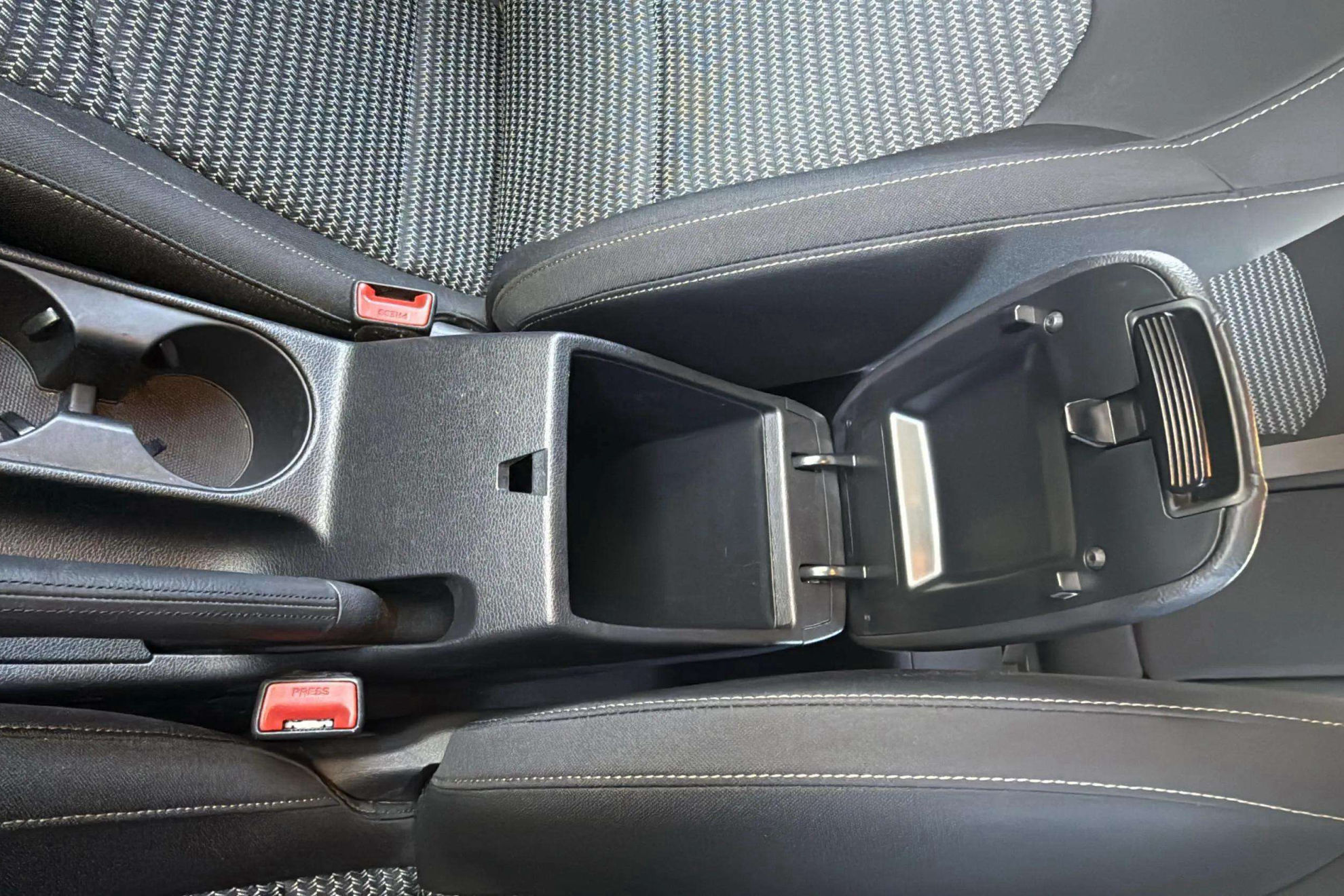 Kia XCeed 1.0 T-GDi Drive - foto 32