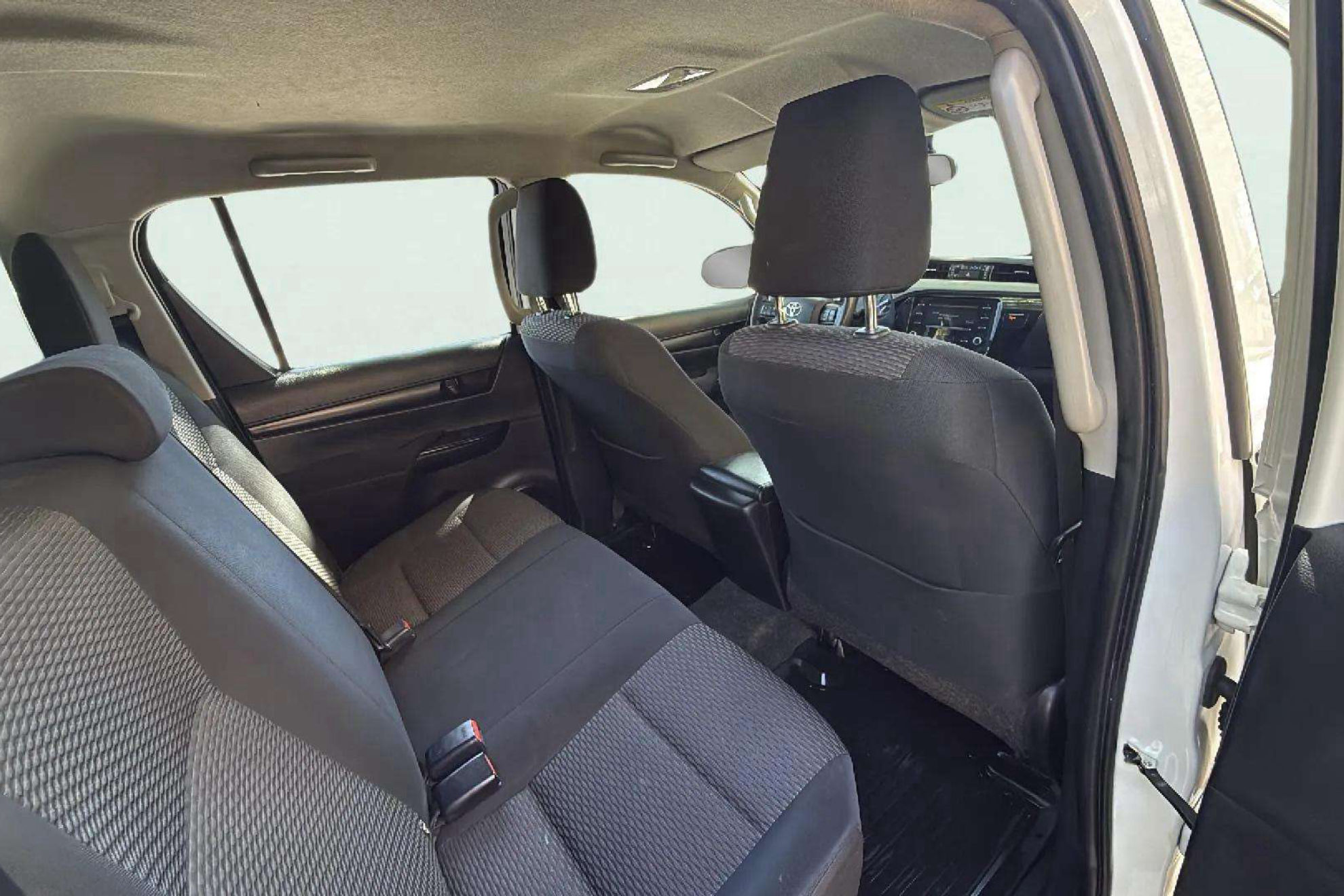 Toyota Hilux 2.4 D-4D Cabina Doble GX - foto 14