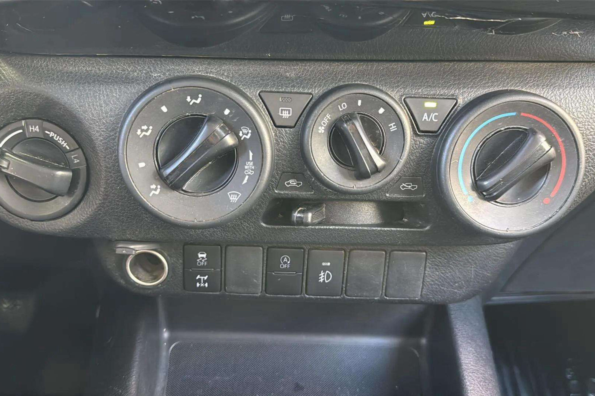 Toyota Hilux 2.4 D-4D Cabina Doble GX - foto 28