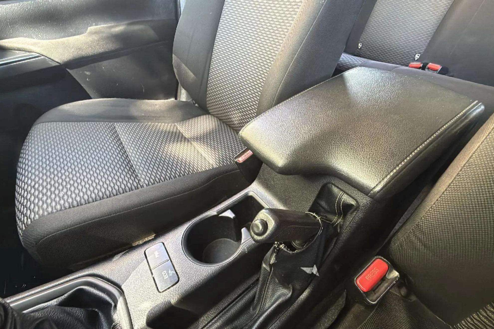 Toyota Hilux 2.4 D-4D Cabina Doble GX - foto 31
