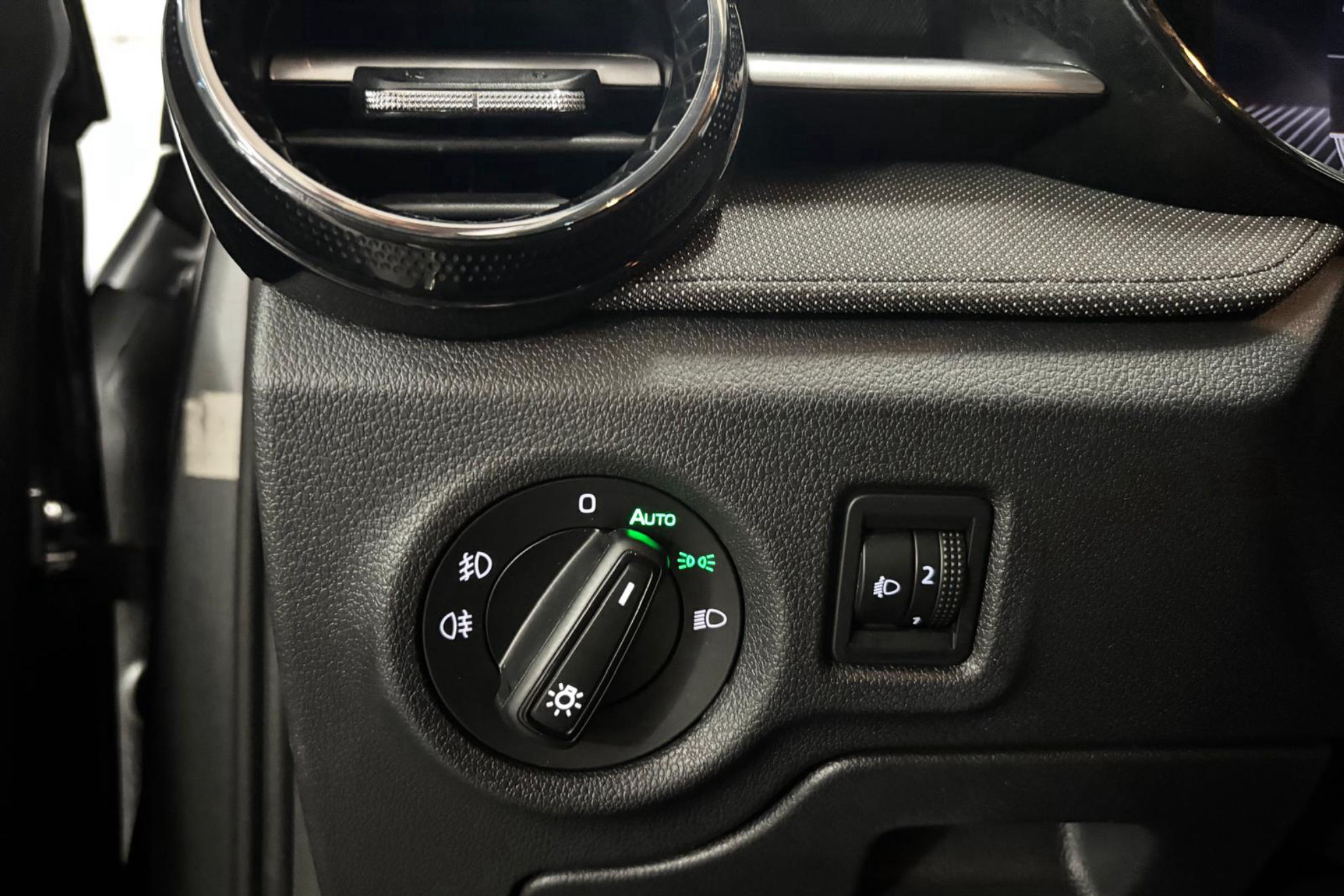 Škoda Fabia 1.0 MPI Selection - foto 15