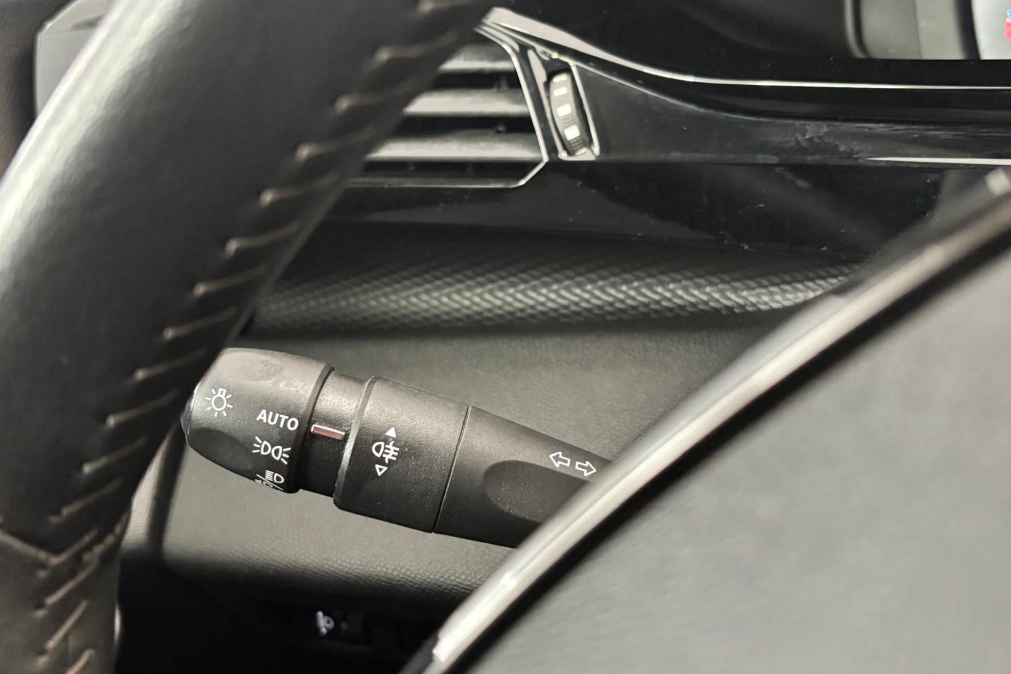 Peugeot 308 Active Pack BlueHDi 130 - foto 18