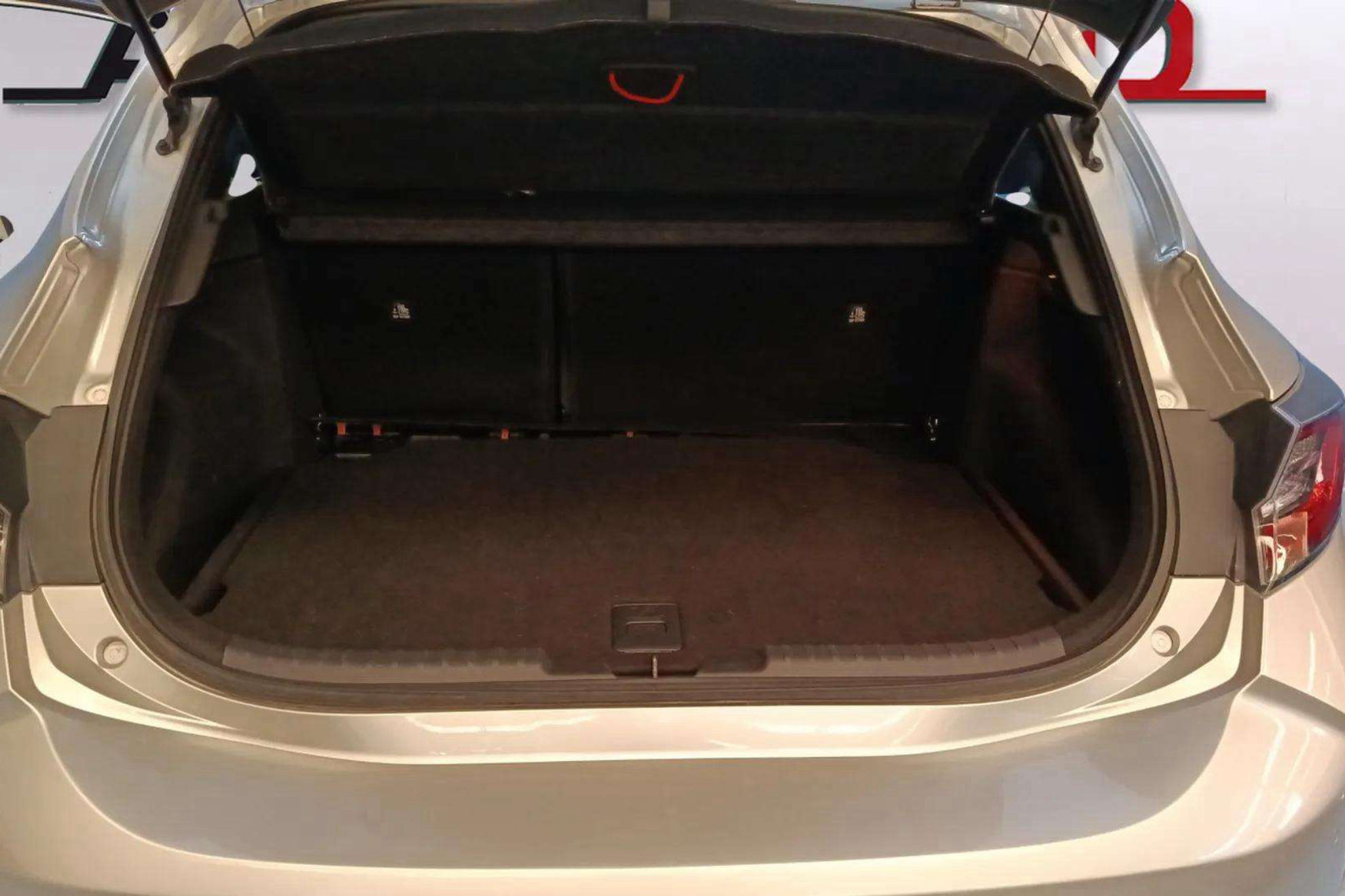 Toyota Corolla 2.0 180H Advance E-CVT - foto 18
