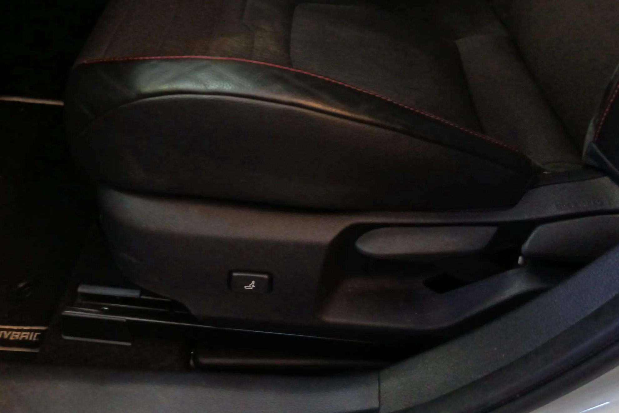 Toyota Corolla 2.0 180H Advance E-CVT - foto 15