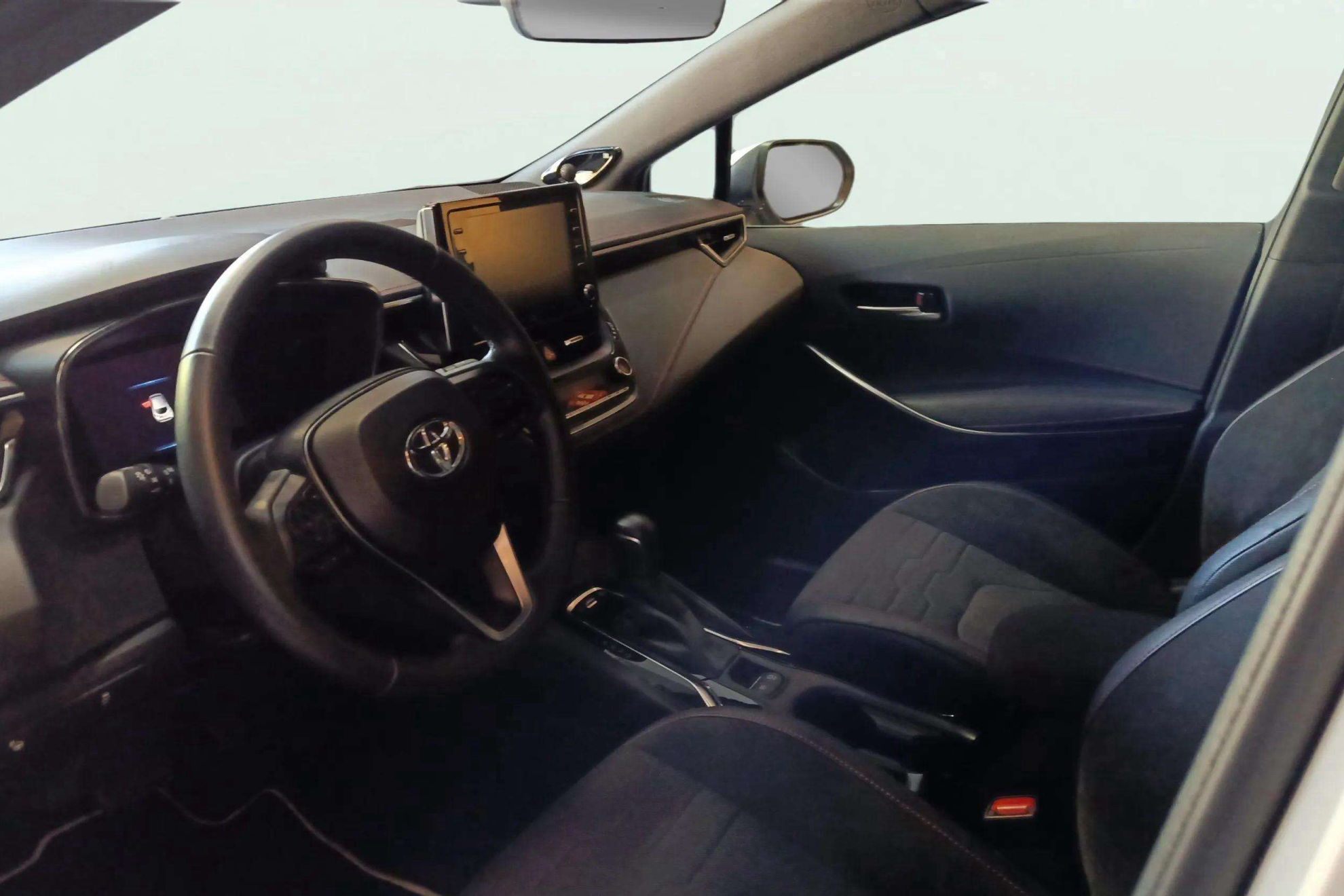 Toyota Corolla 2.0 180H Advance E-CVT - foto 16