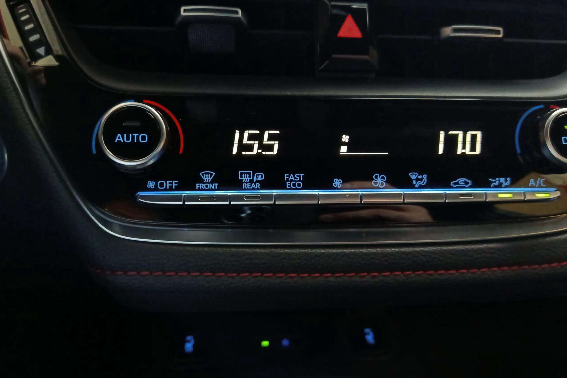 Toyota Corolla 2.0 180H Advance E-CVT - foto 23