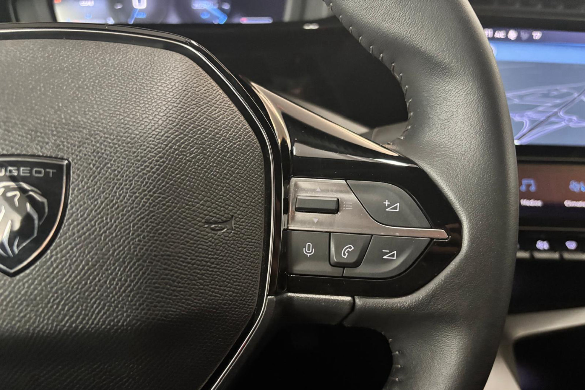 Peugeot 308 Allure PureTech 130 - foto 17