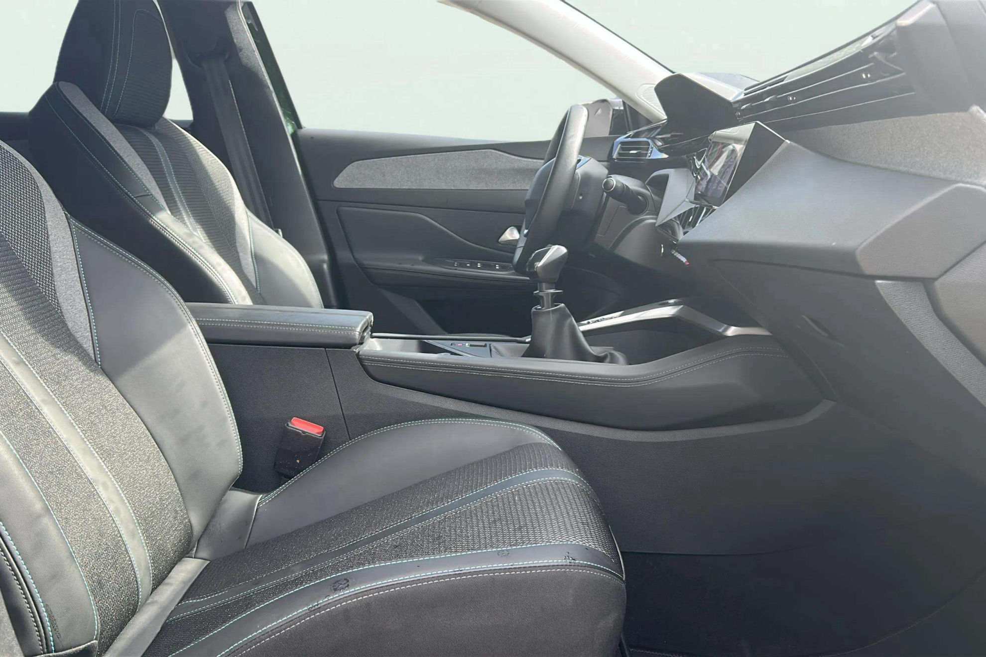 Peugeot 308 Allure PureTech 130 - foto 11