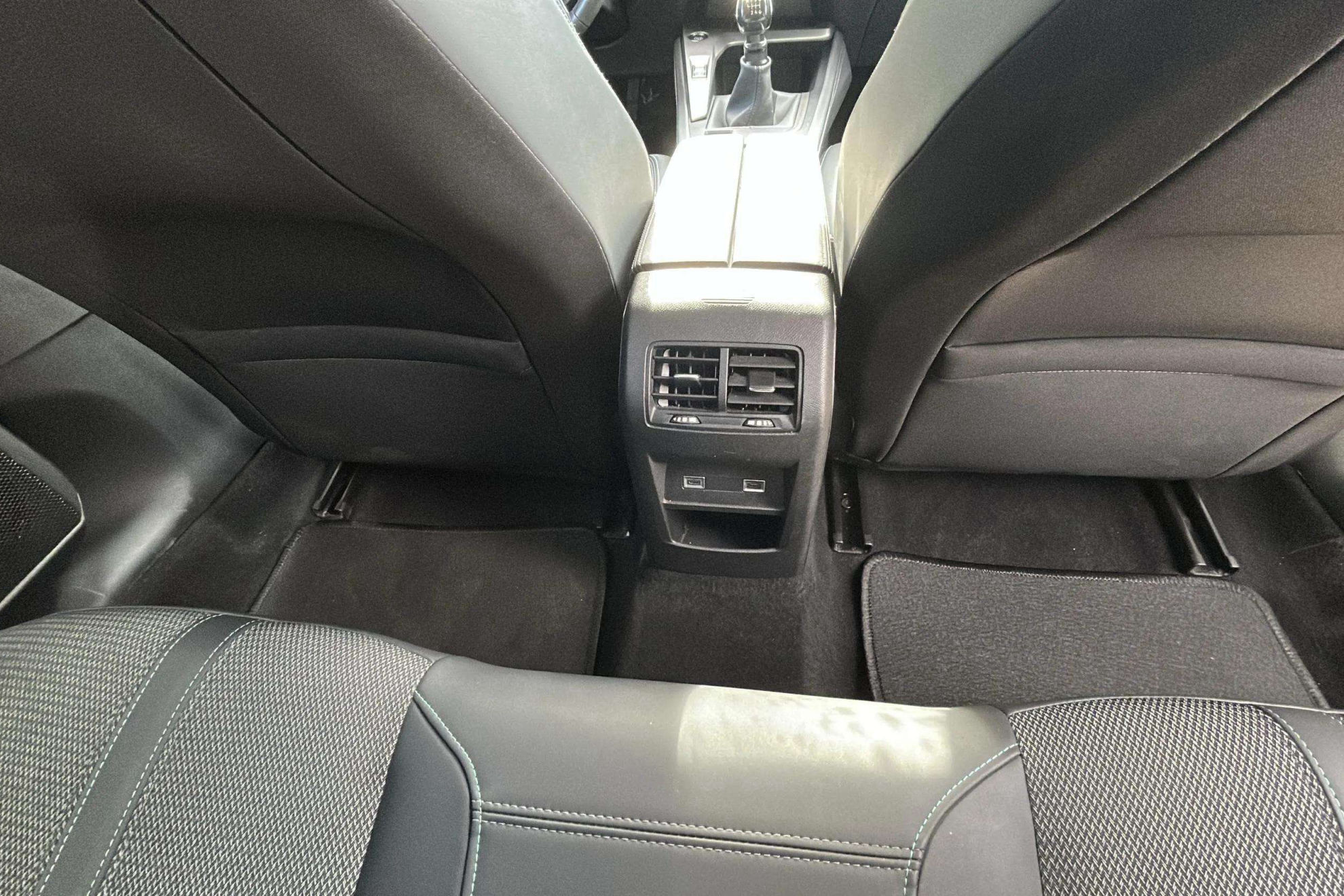 Peugeot 308 Allure PureTech 130 - foto 13