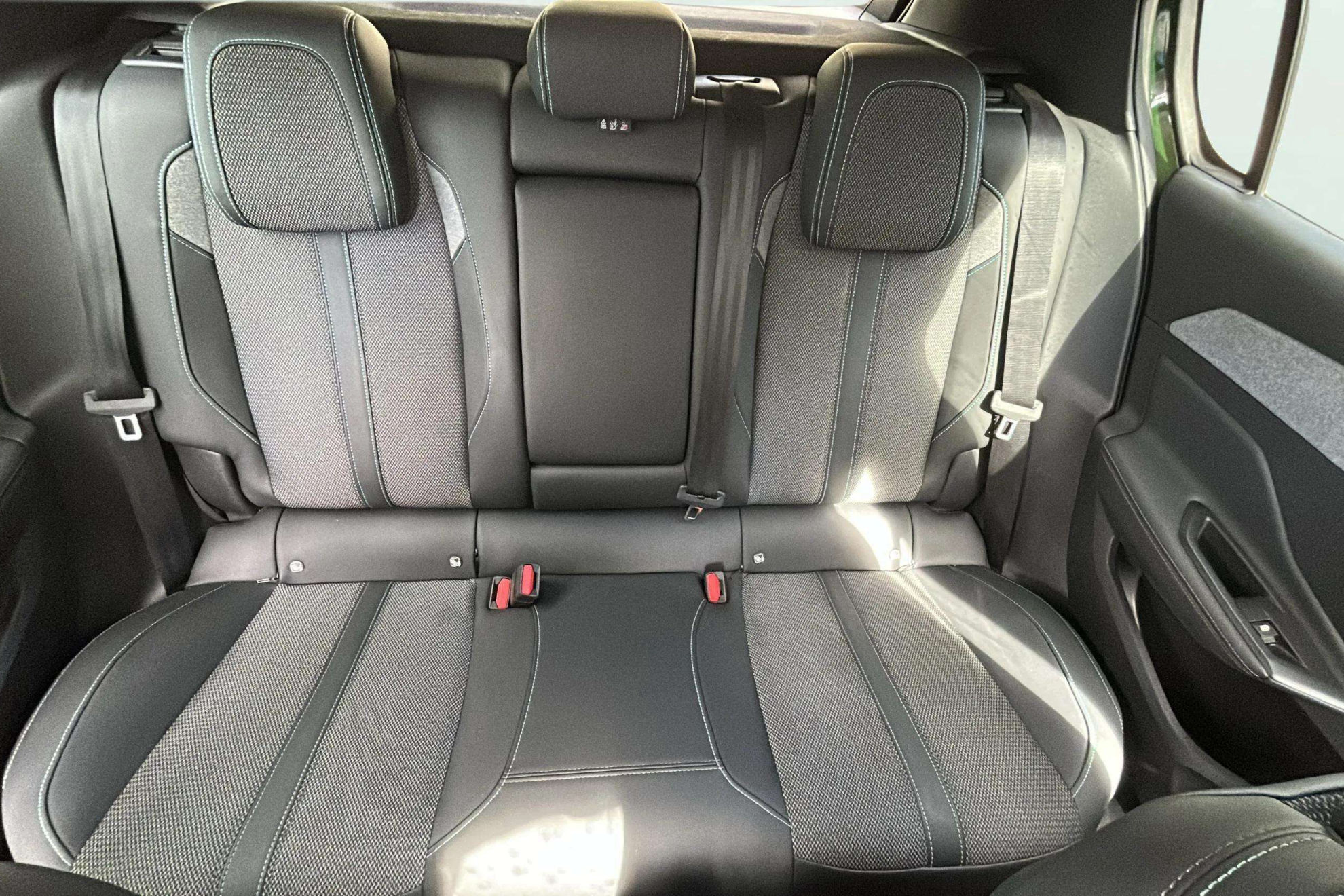 Peugeot 308 Allure PureTech 130 - foto 12