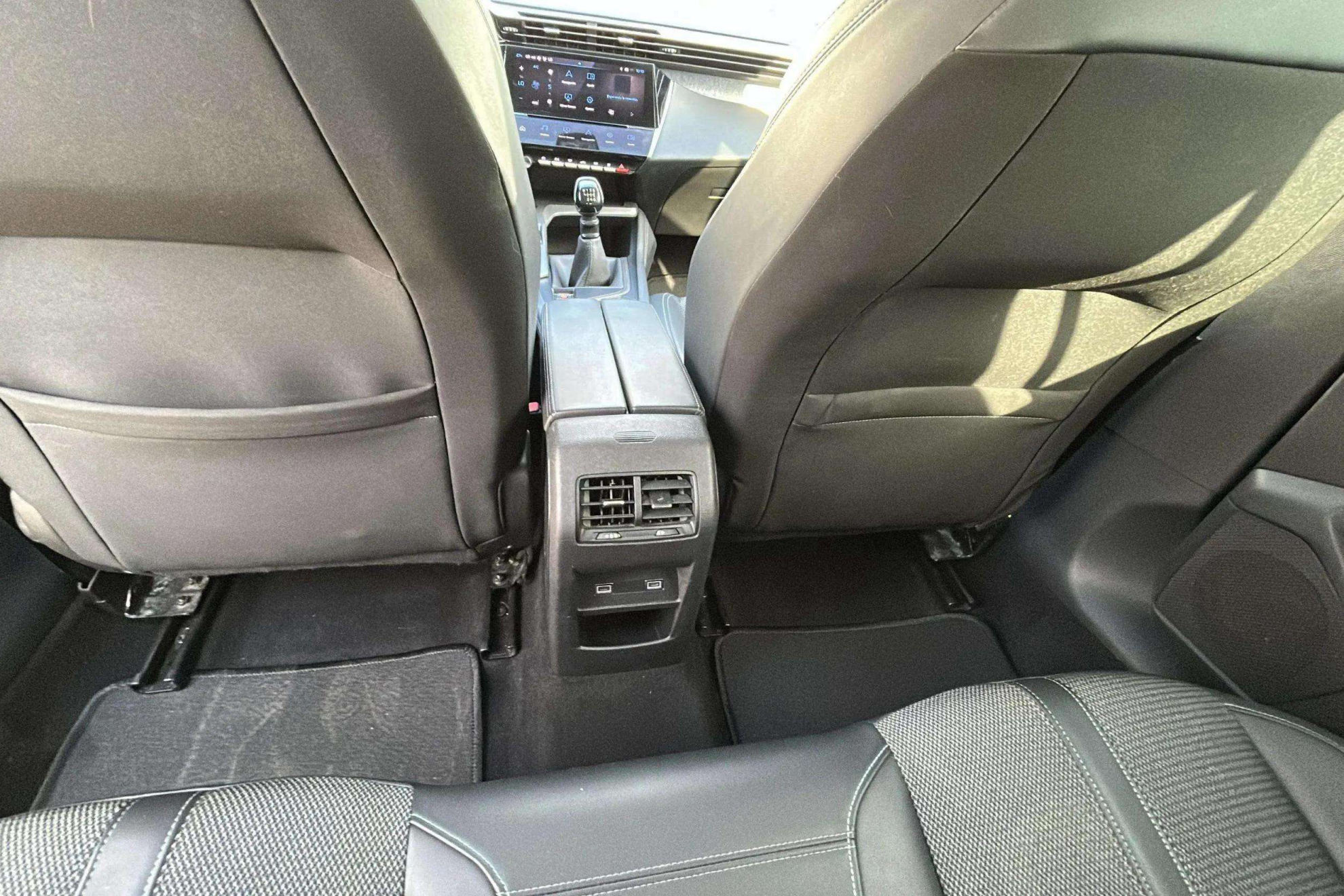 Peugeot 308 Allure PureTech 130 - foto 13