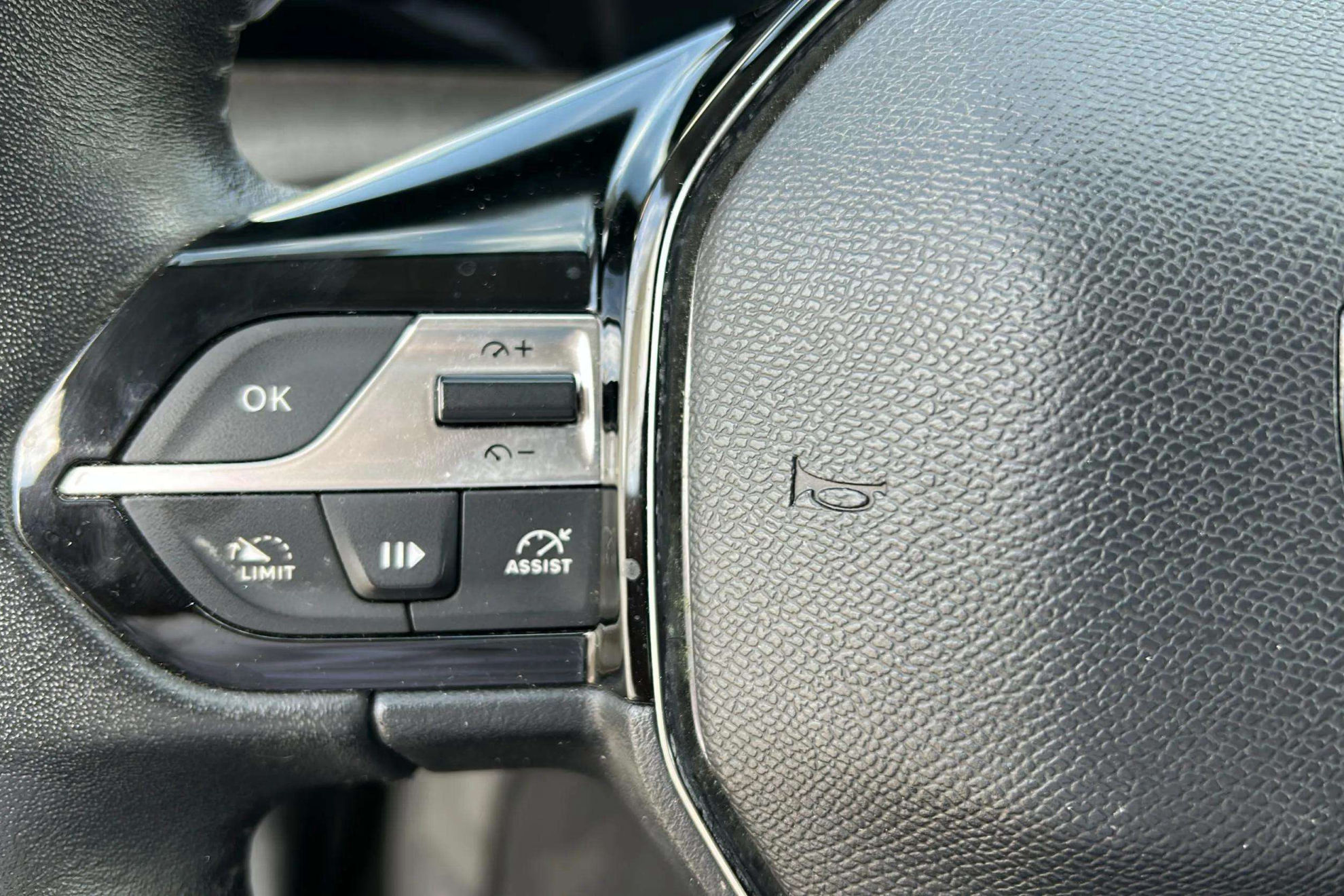 Peugeot 308 Allure PureTech 130 - foto 17