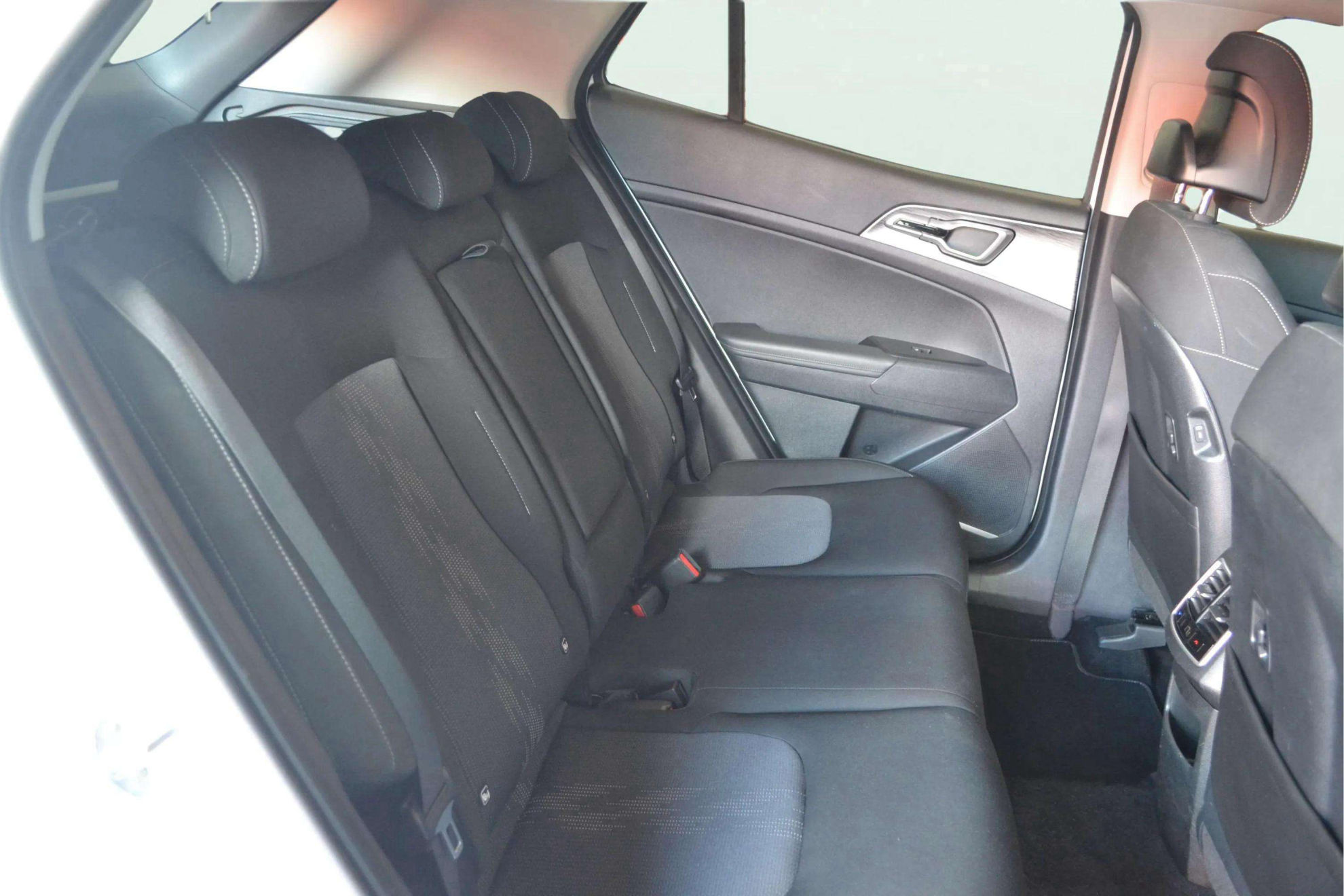 Kia Sportage 1.6 CRDi MHEV Business 4x4 - foto 10
