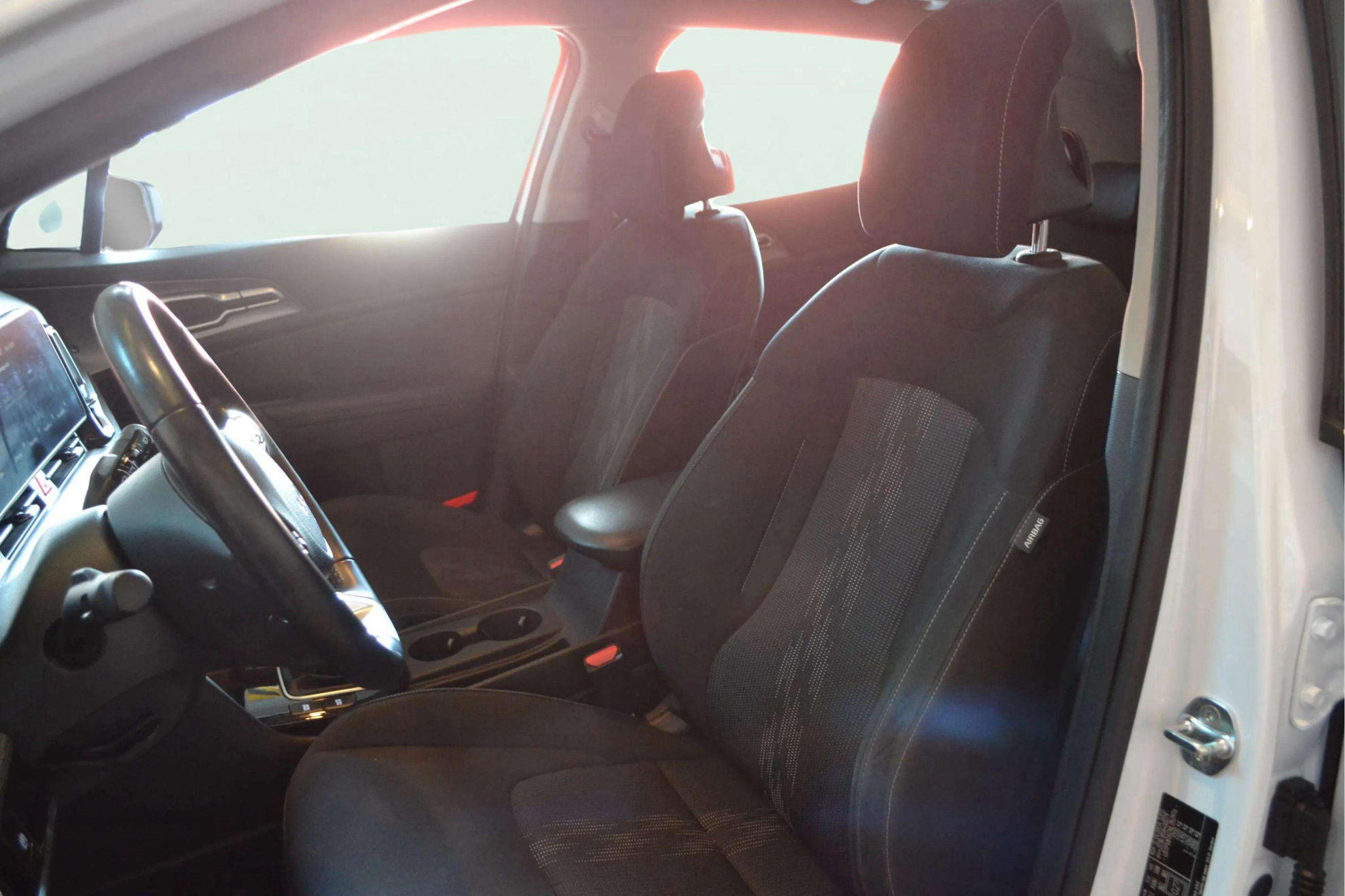 Kia Sportage 1.6 CRDi MHEV Business 4x4 - foto 14