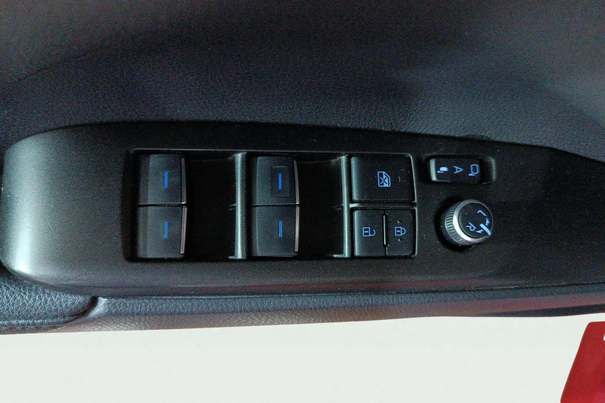 Toyota Camry 2.5 220H Luxury - foto 13