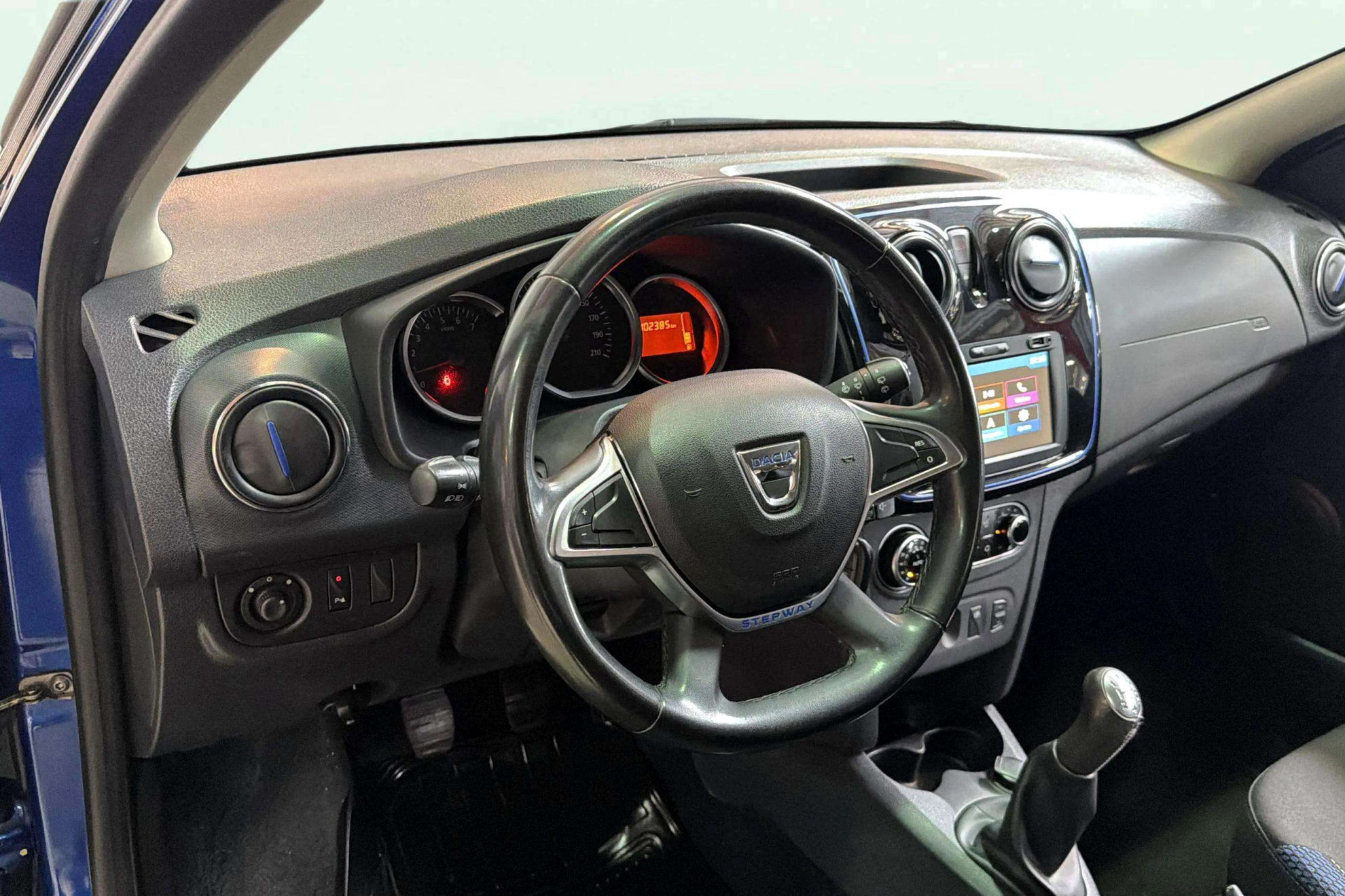 Dacia Sandero Stepway Essent. Blue dCi 18 - foto 11