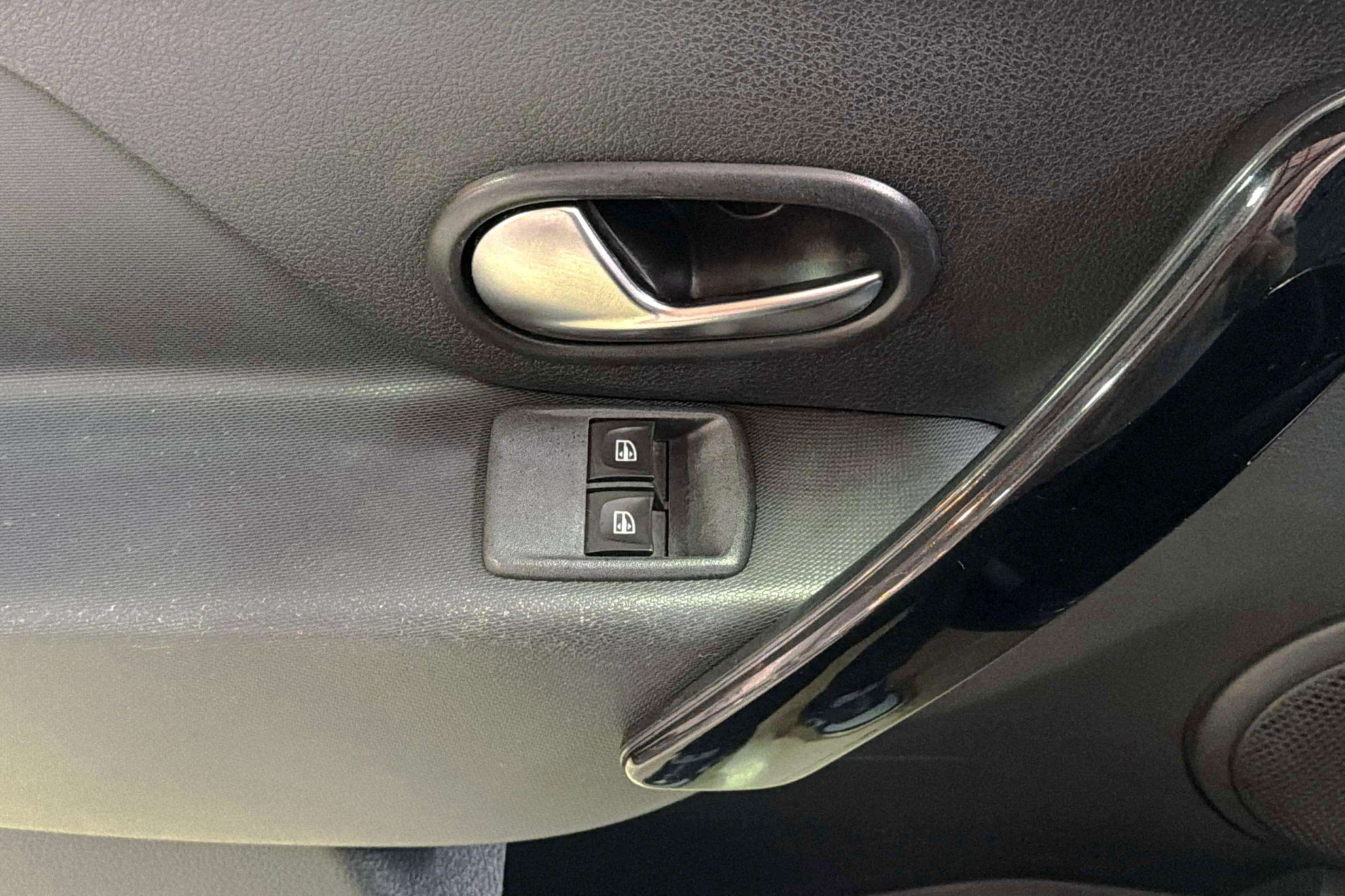 Dacia Sandero Stepway Essent. Blue dCi 18 - foto 14