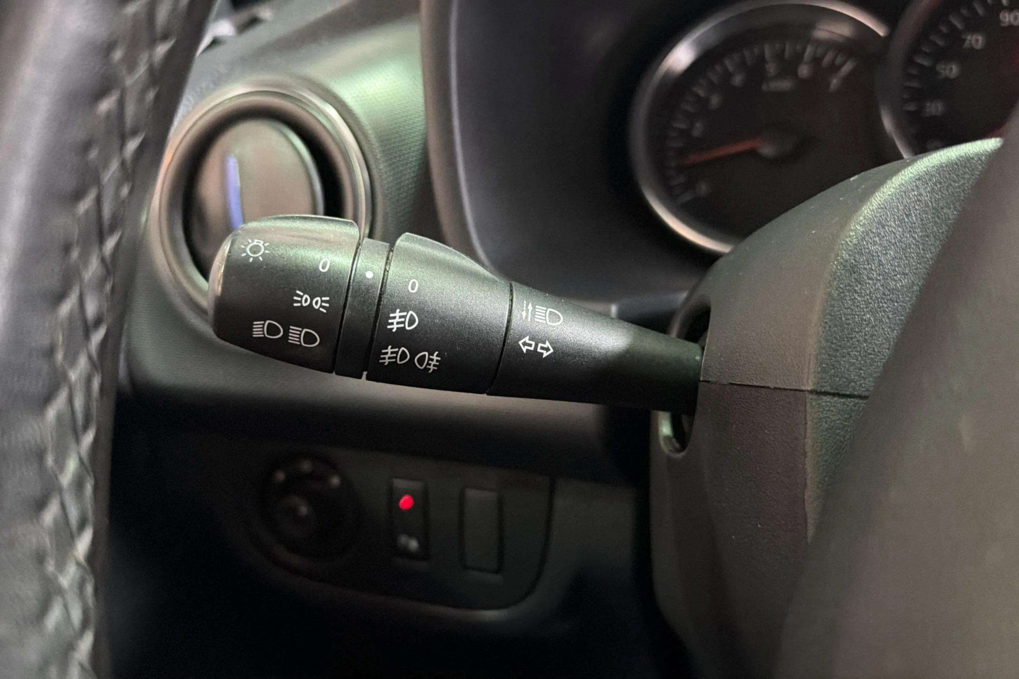 Dacia Sandero Stepway Essent. Blue dCi 18 - foto 17