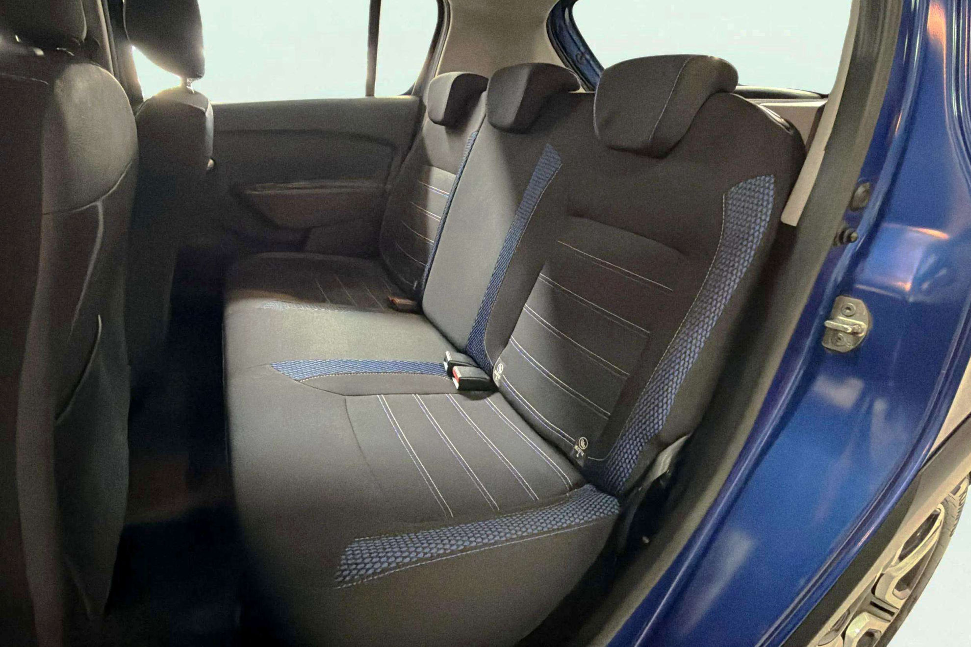 Dacia Sandero Stepway Essent. Blue dCi 18 - foto 13