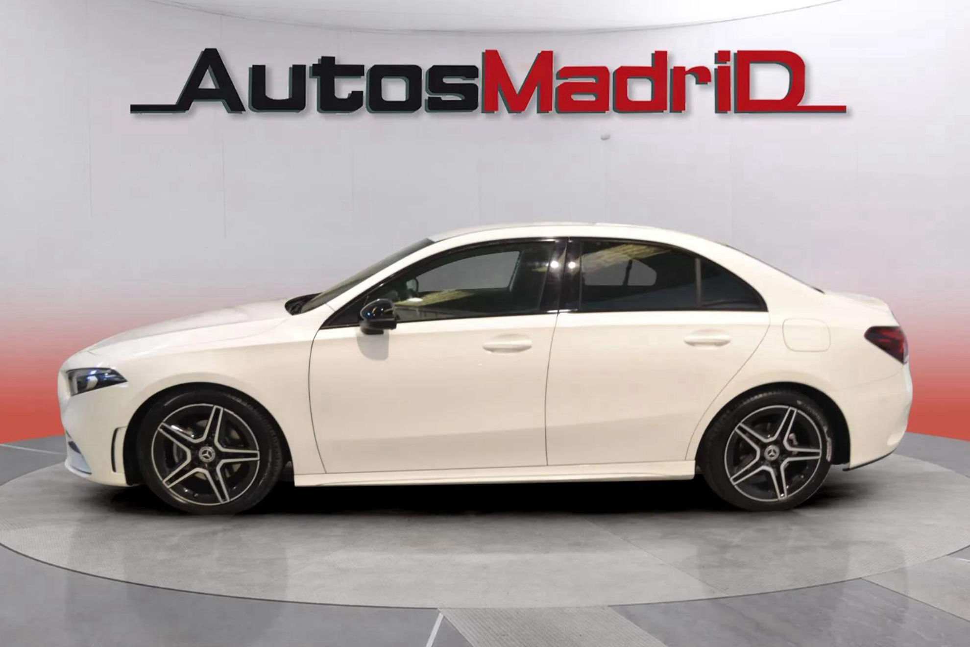 Mercedes-Benz Clase A Sedán A 200 d - foto 4