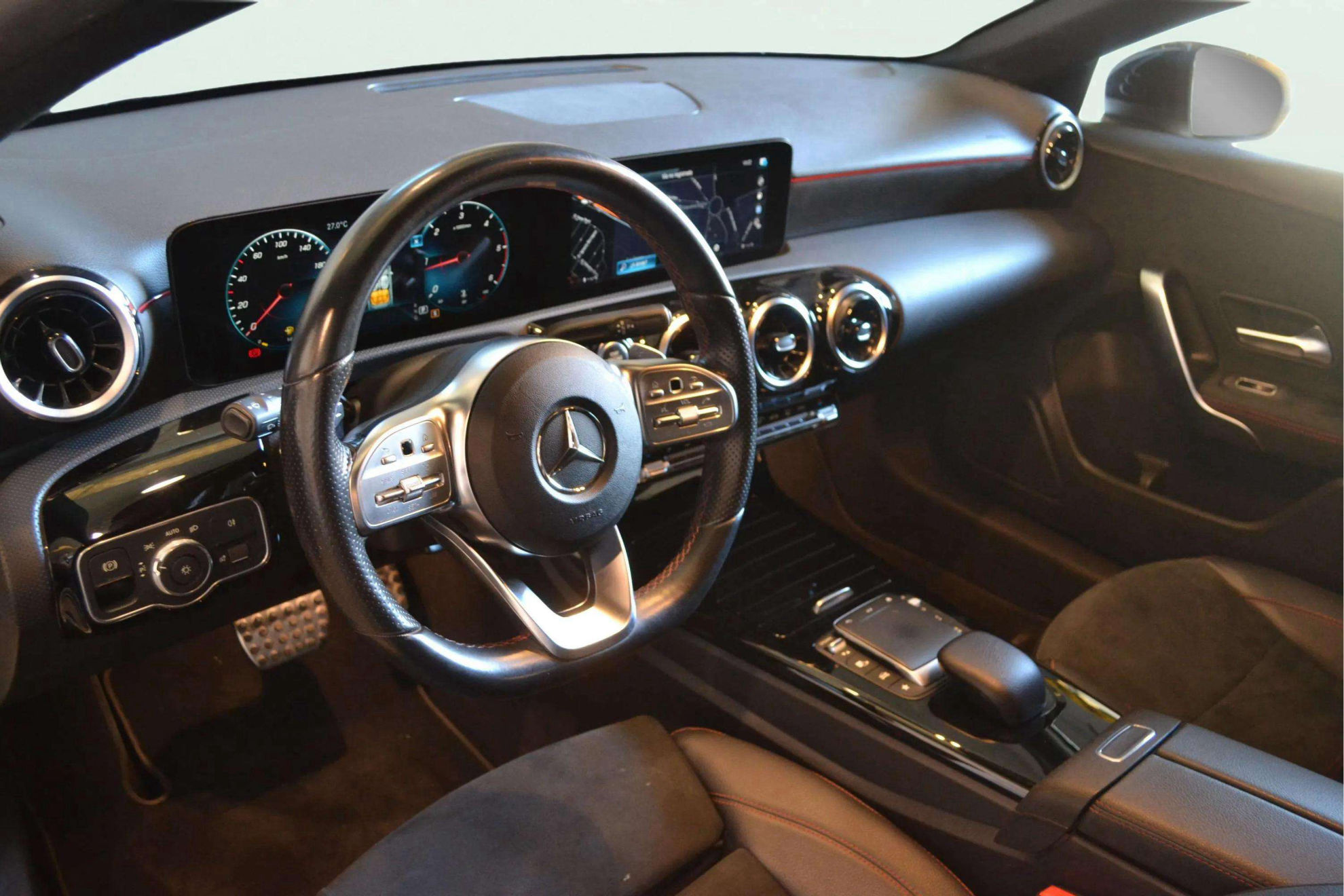 Mercedes-Benz Clase A Sedán A 200 d - foto 16