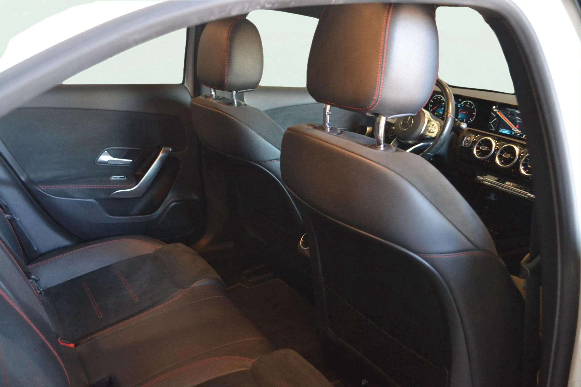 Mercedes-Benz Clase A Sedán A 200 d - foto 11