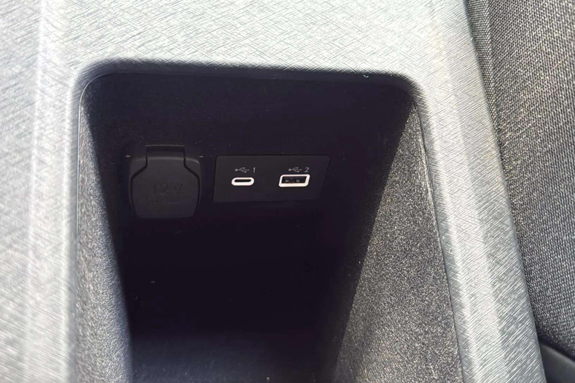 Lynk & Co 01 Hibrido Enchufable - foto 22