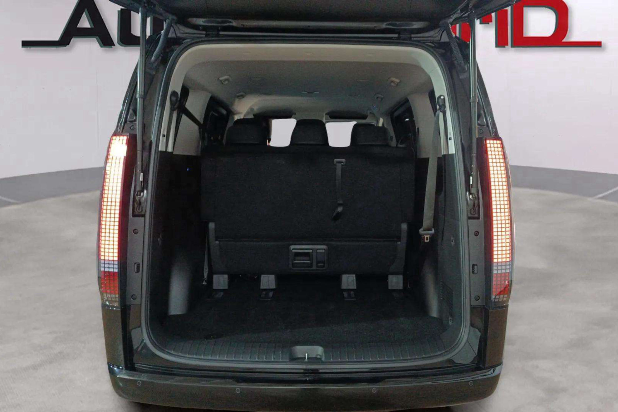 Hyundai STARIA 9S HEV 1.6 T-GDi Style - foto 7