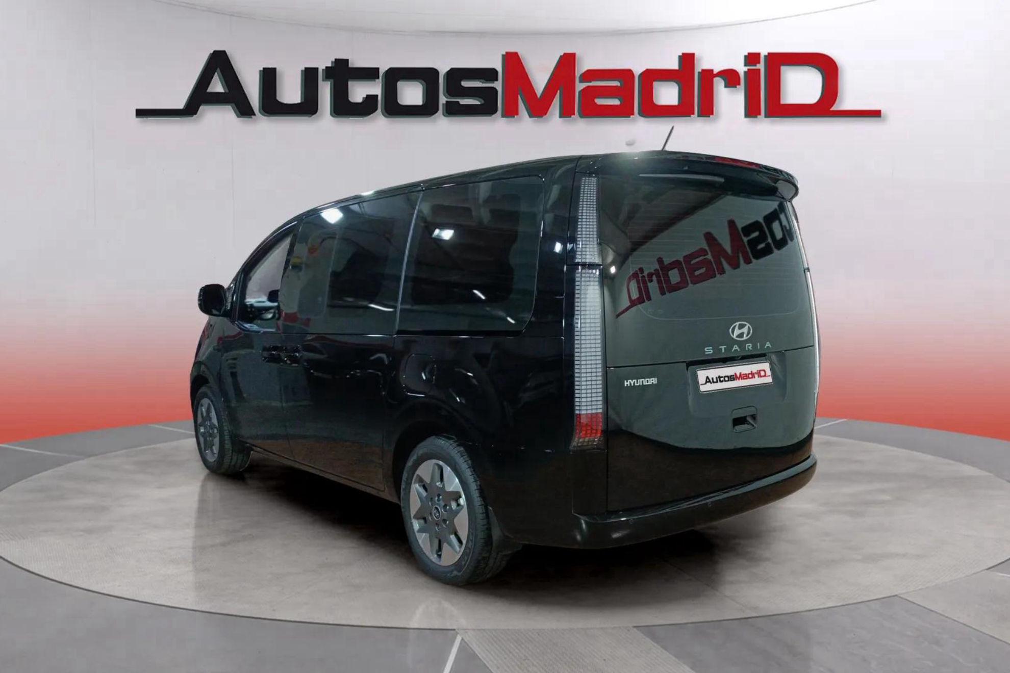 Hyundai STARIA 9S HEV 1.6 T-GDi Style - foto 5