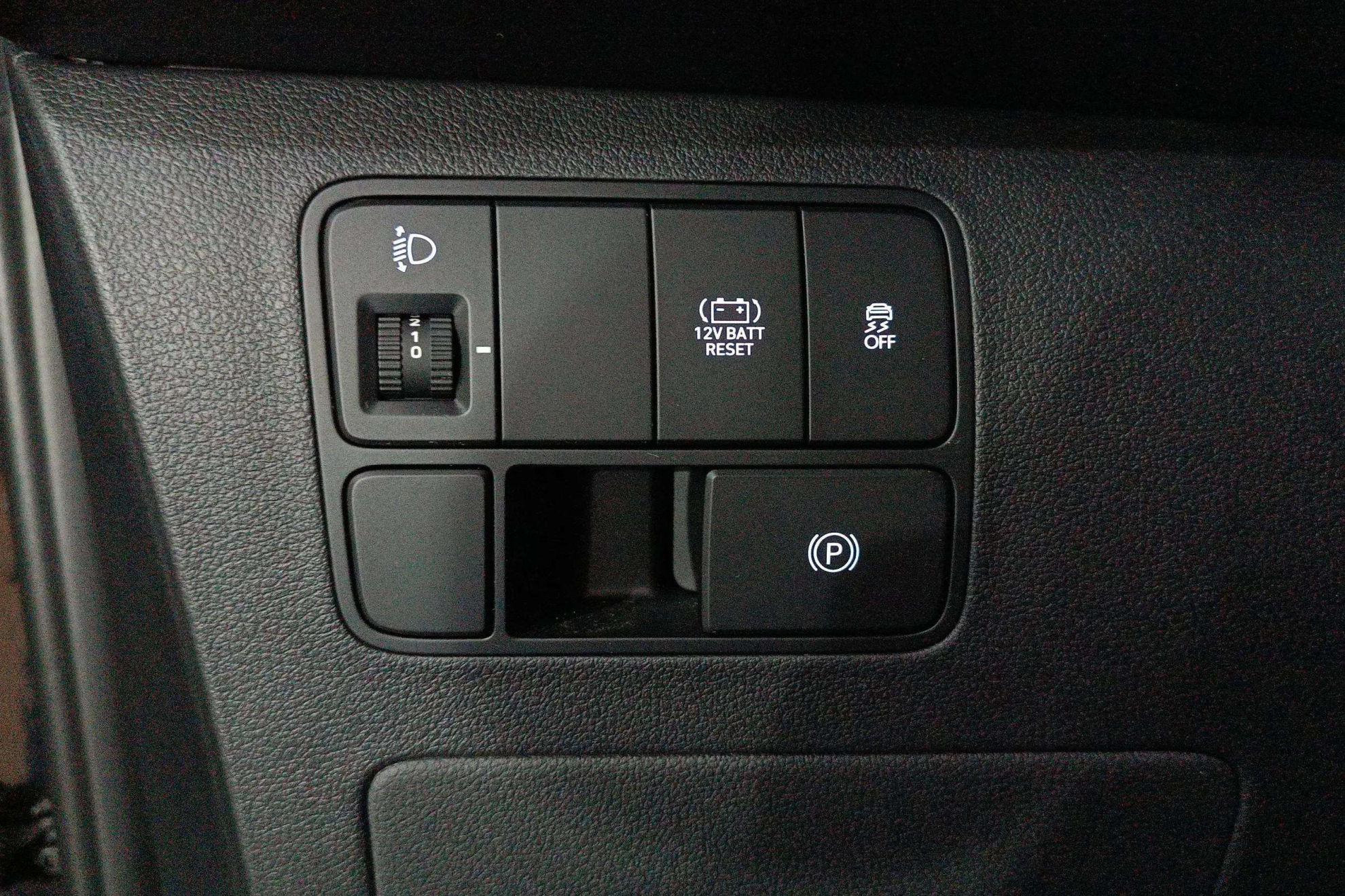 Hyundai STARIA 9S HEV 1.6 T-GDi Style - foto 15