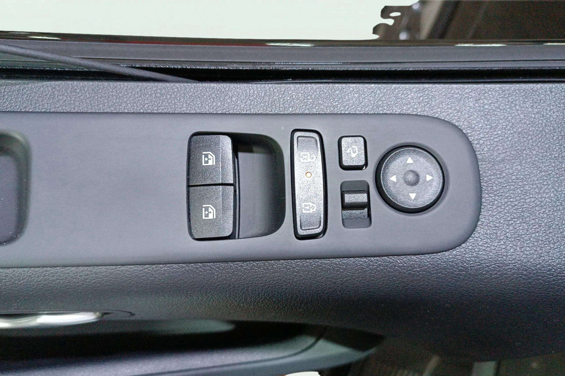 Hyundai STARIA 9S HEV 1.6 T-GDi Style - foto 14