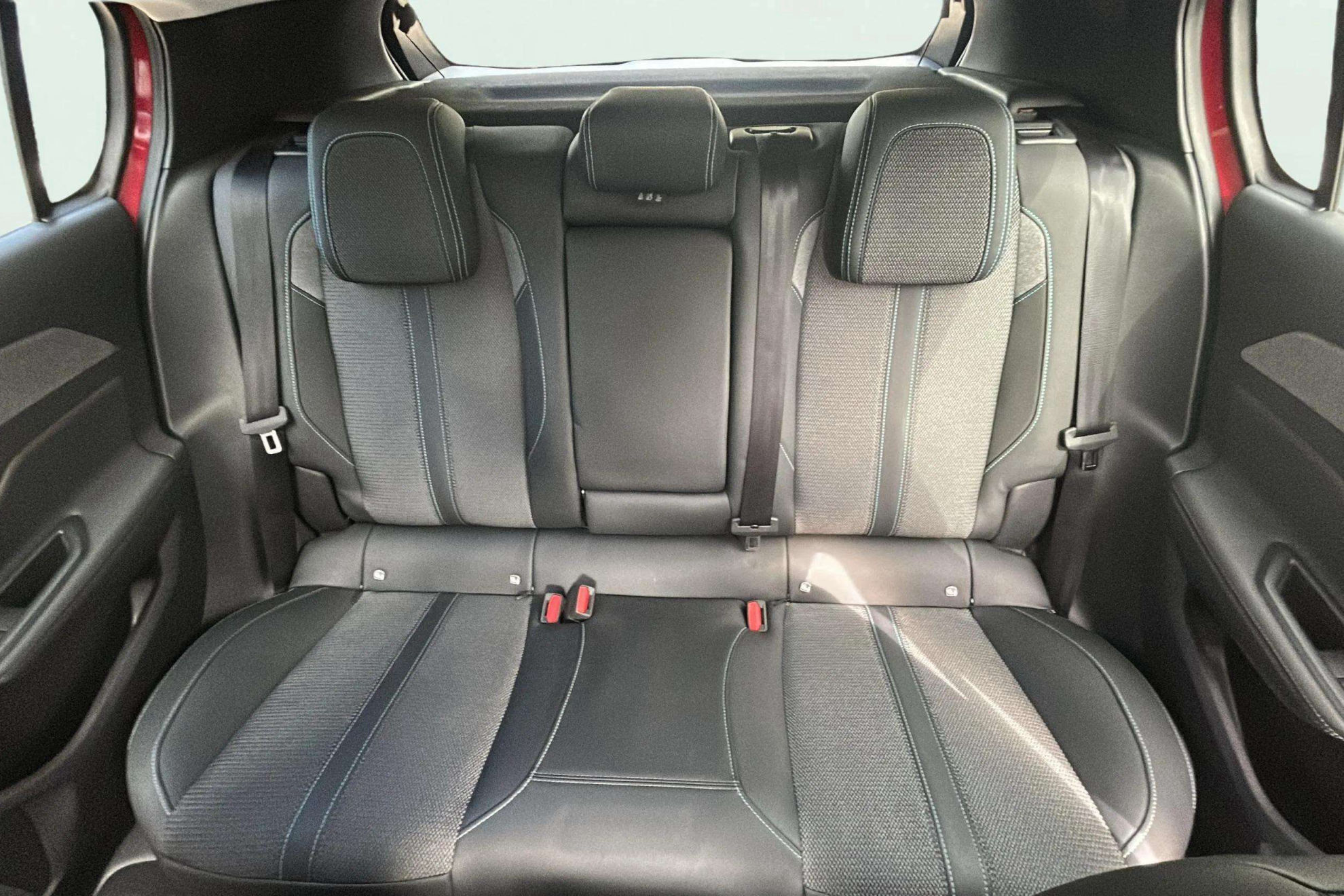 Peugeot 308 Allure PureTech 130 - foto 13