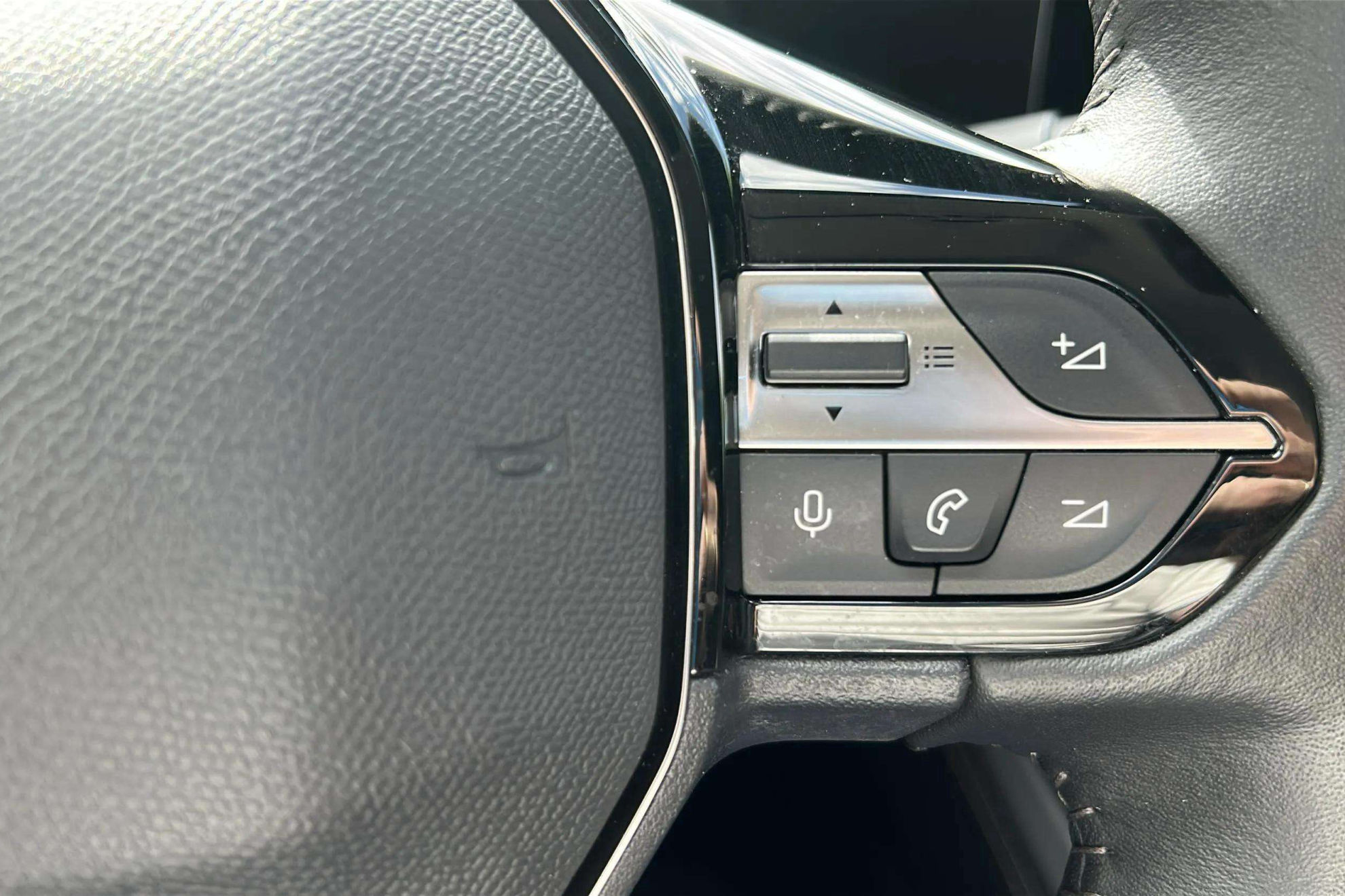 Peugeot 308 Allure PureTech 130 - foto 19