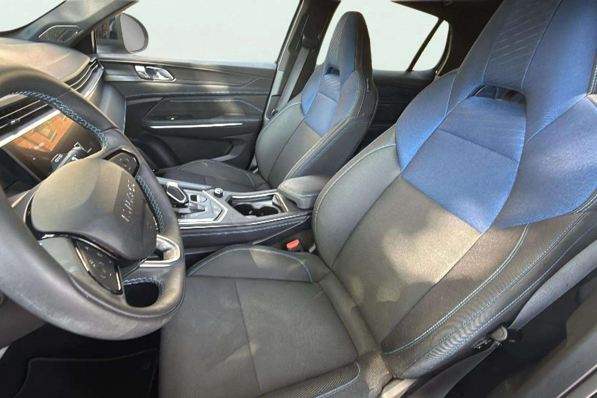 Lynk & Co 01 1.5 PHEV - foto 25