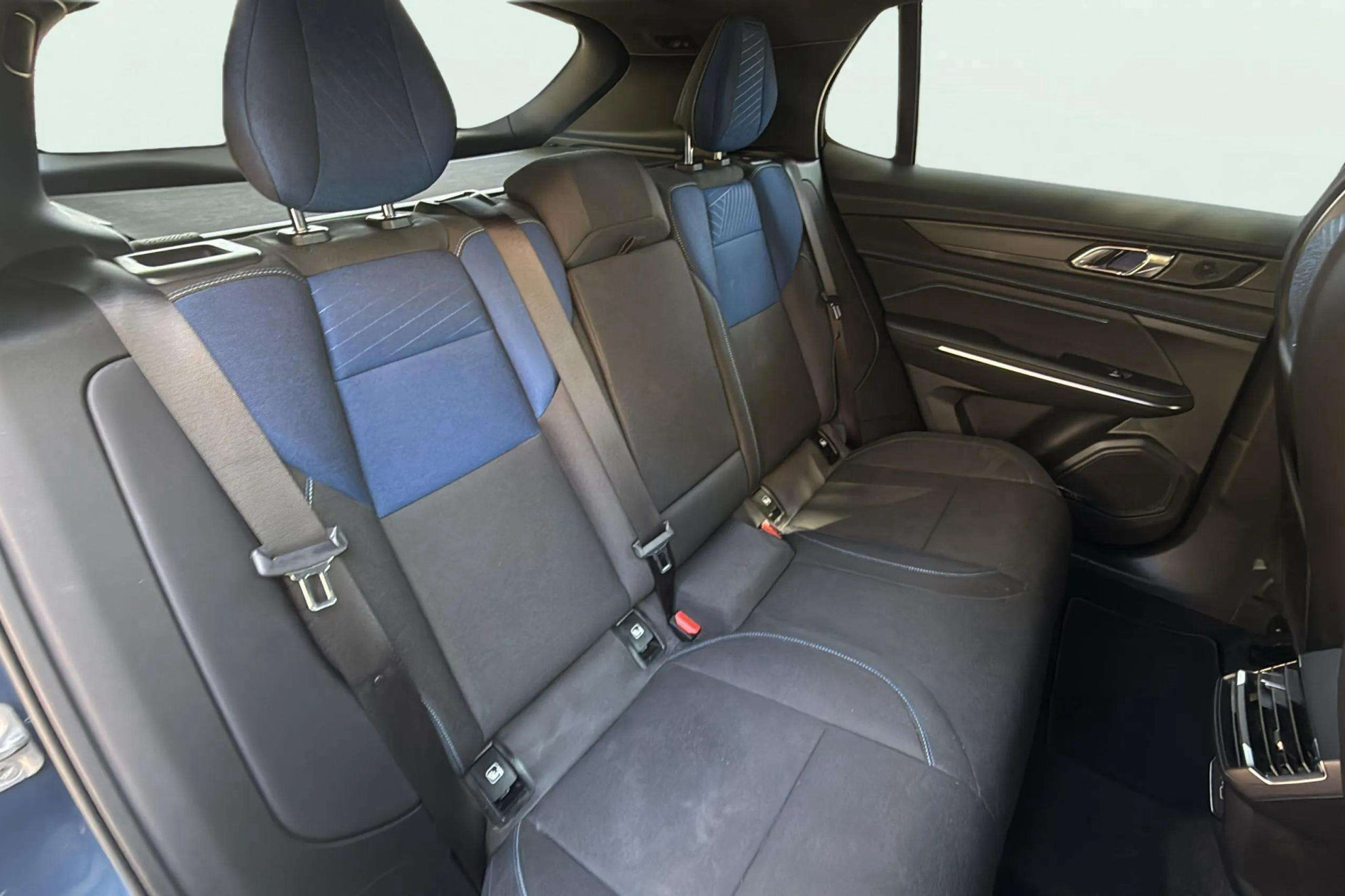 Lynk & Co 01 1.5 PHEV - foto 29