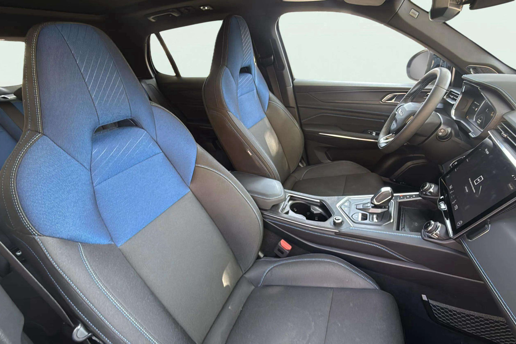 Lynk & Co 01 1.5 PHEV - foto 27
