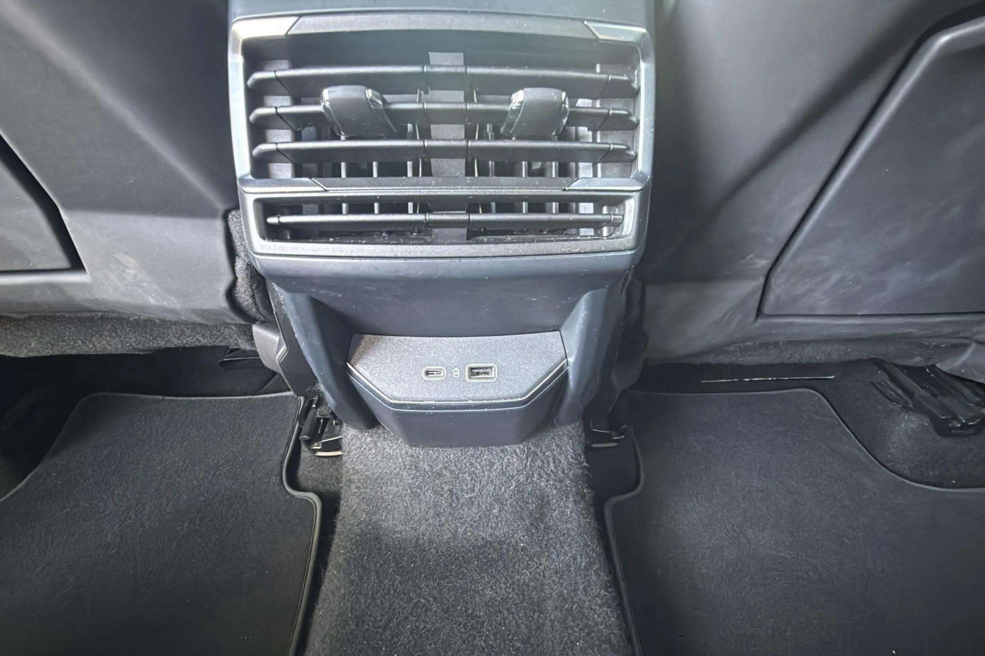 Lynk & Co 01 1.5 PHEV - foto 34
