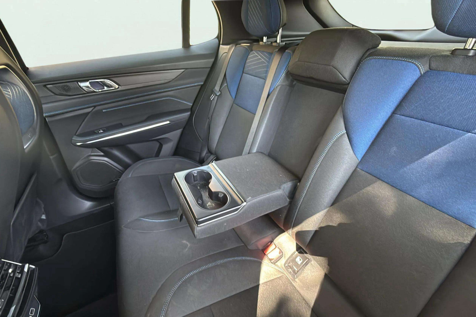Lynk & Co 01 1.5 PHEV - foto 32