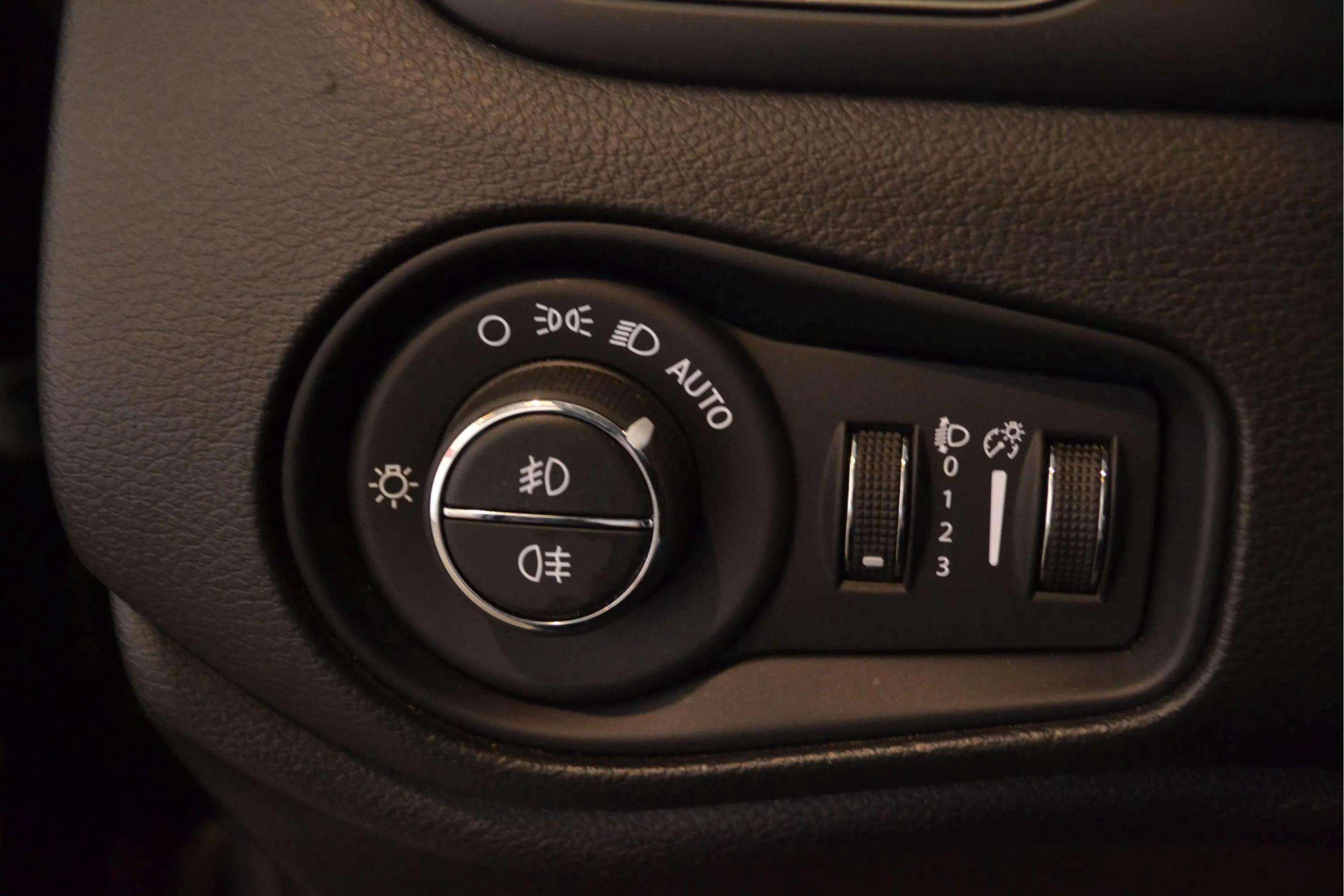 Jeep Renegade Limited 1.5 MHEV - foto 18