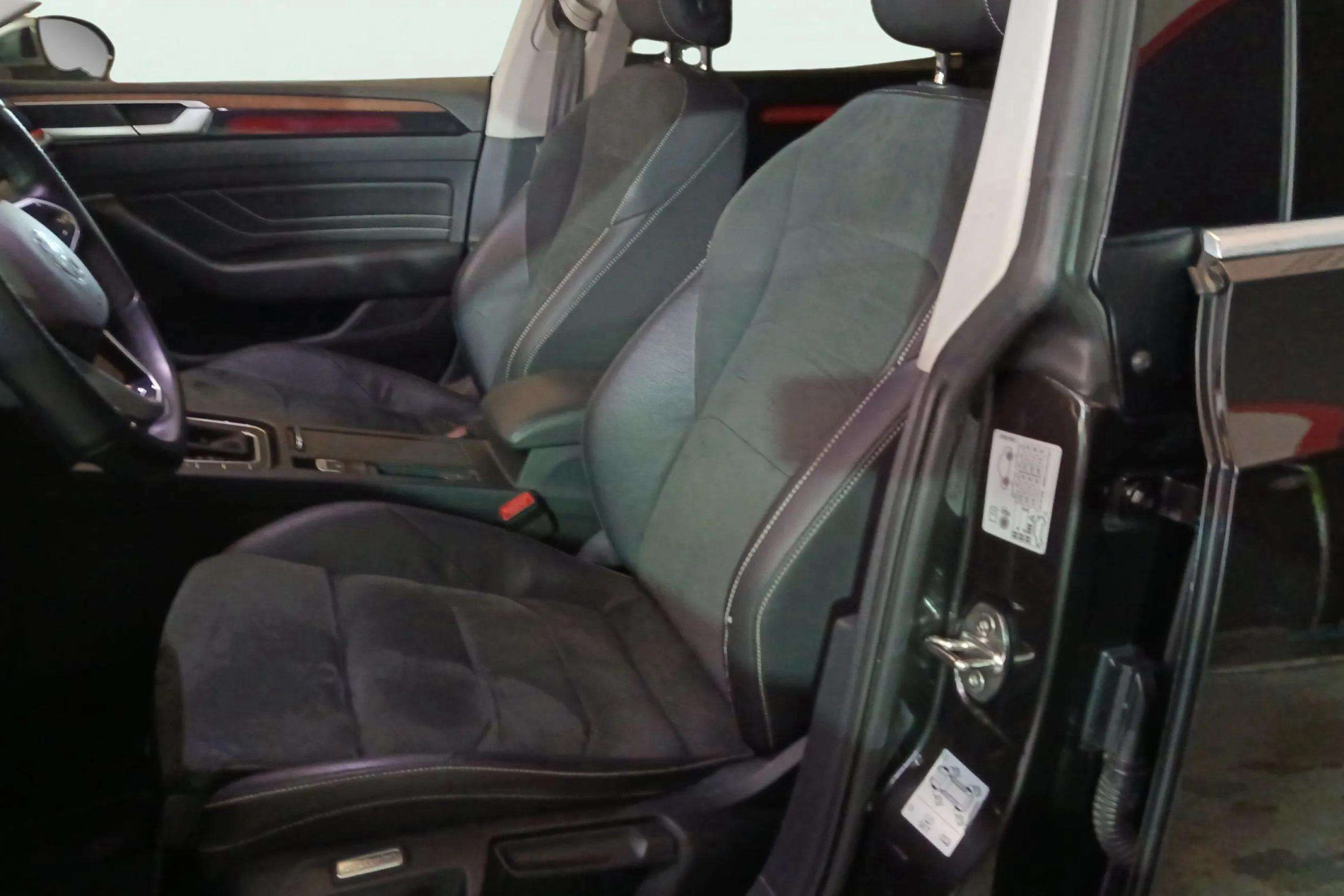 Volkswagen Arteon Elegance 2.0 TDI - foto 22