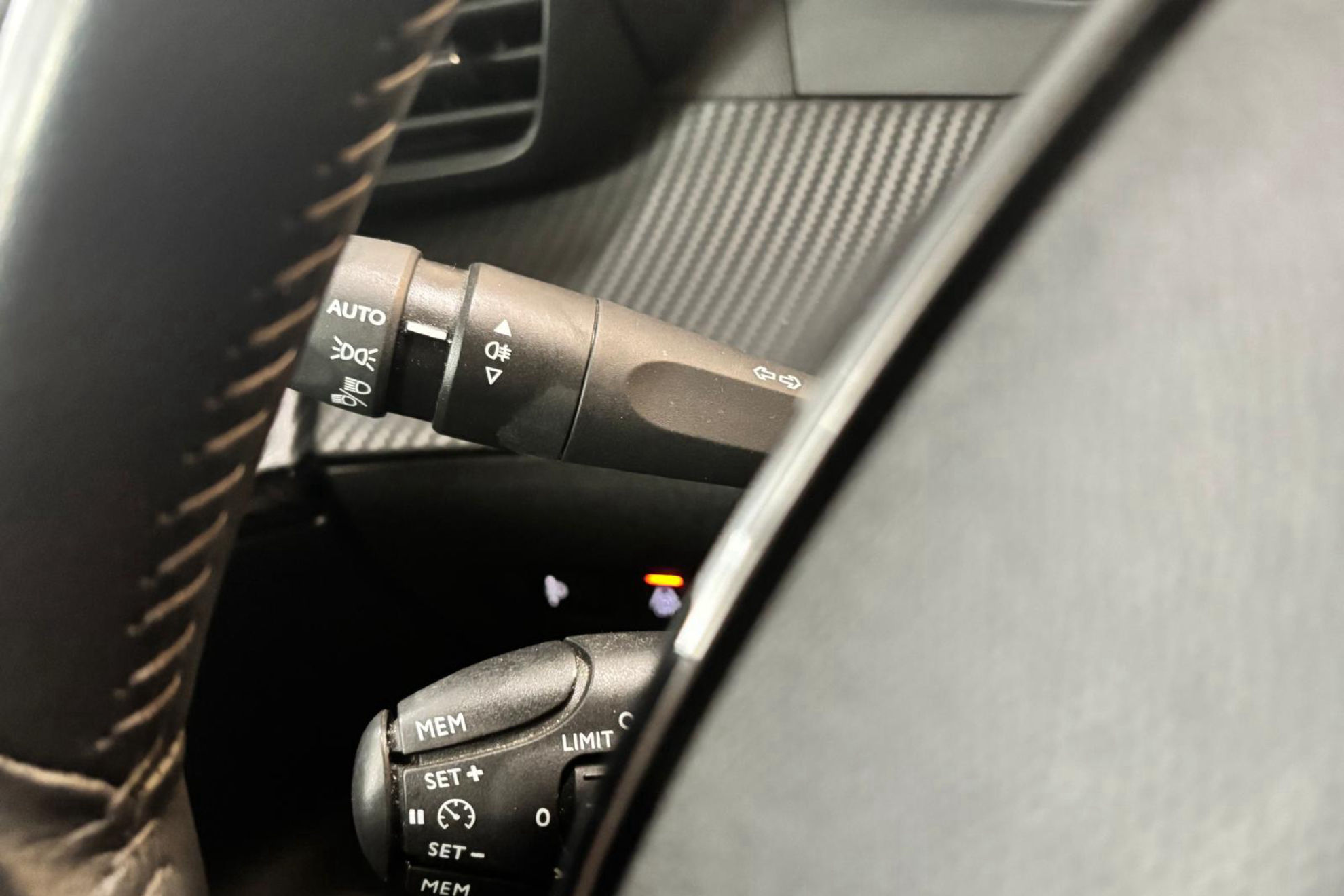 Peugeot 2008 Allure PureTech 100 - foto 18