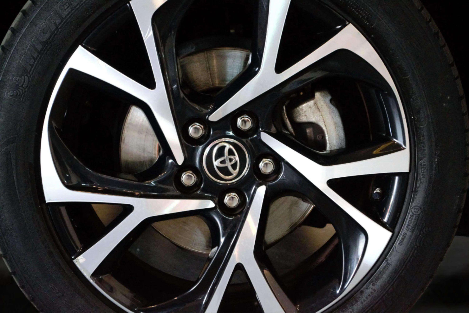 Toyota C-HR 1.8 125H Advance - foto 33