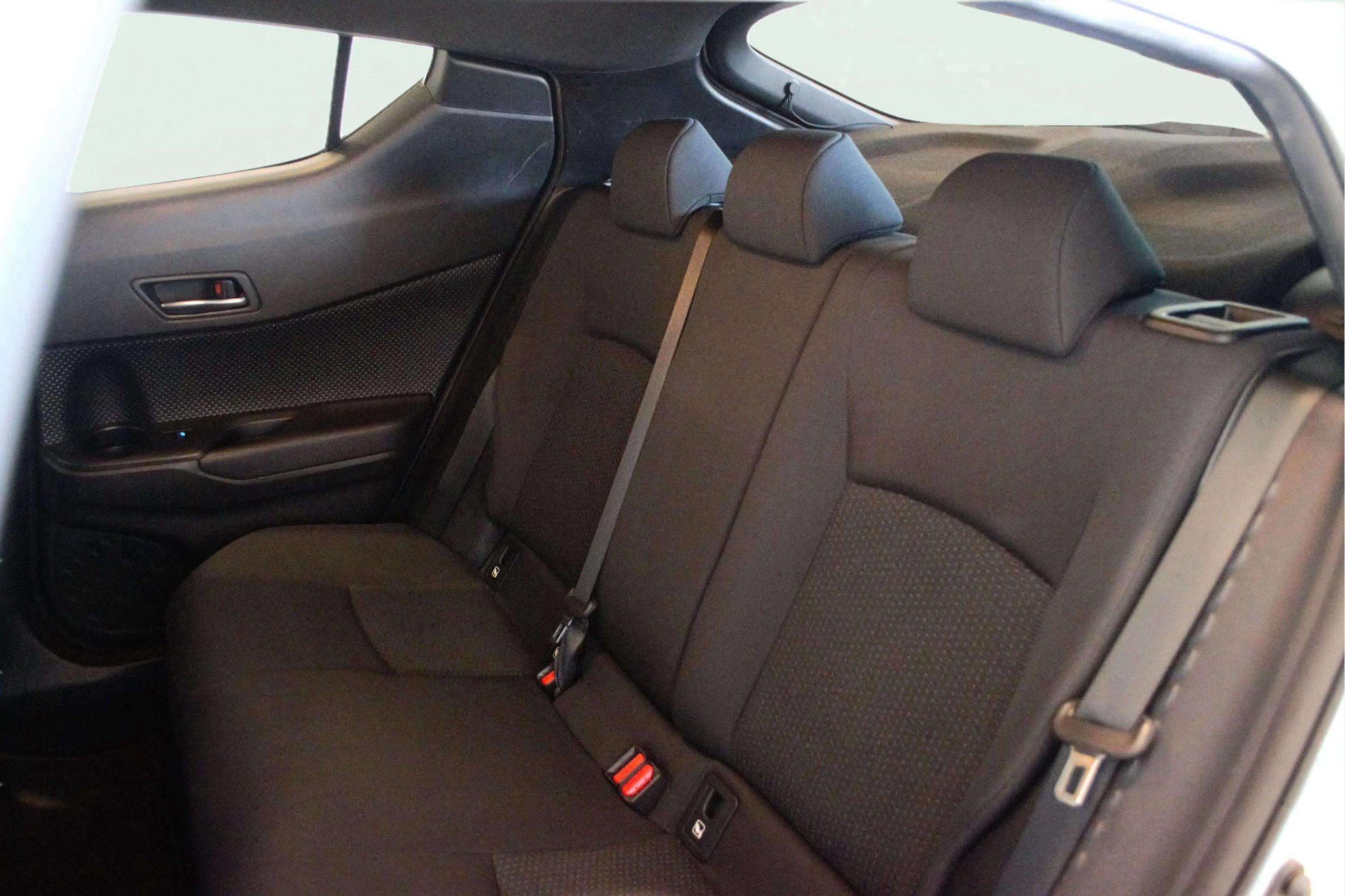Toyota C-HR 1.8 125H Advance - foto 11