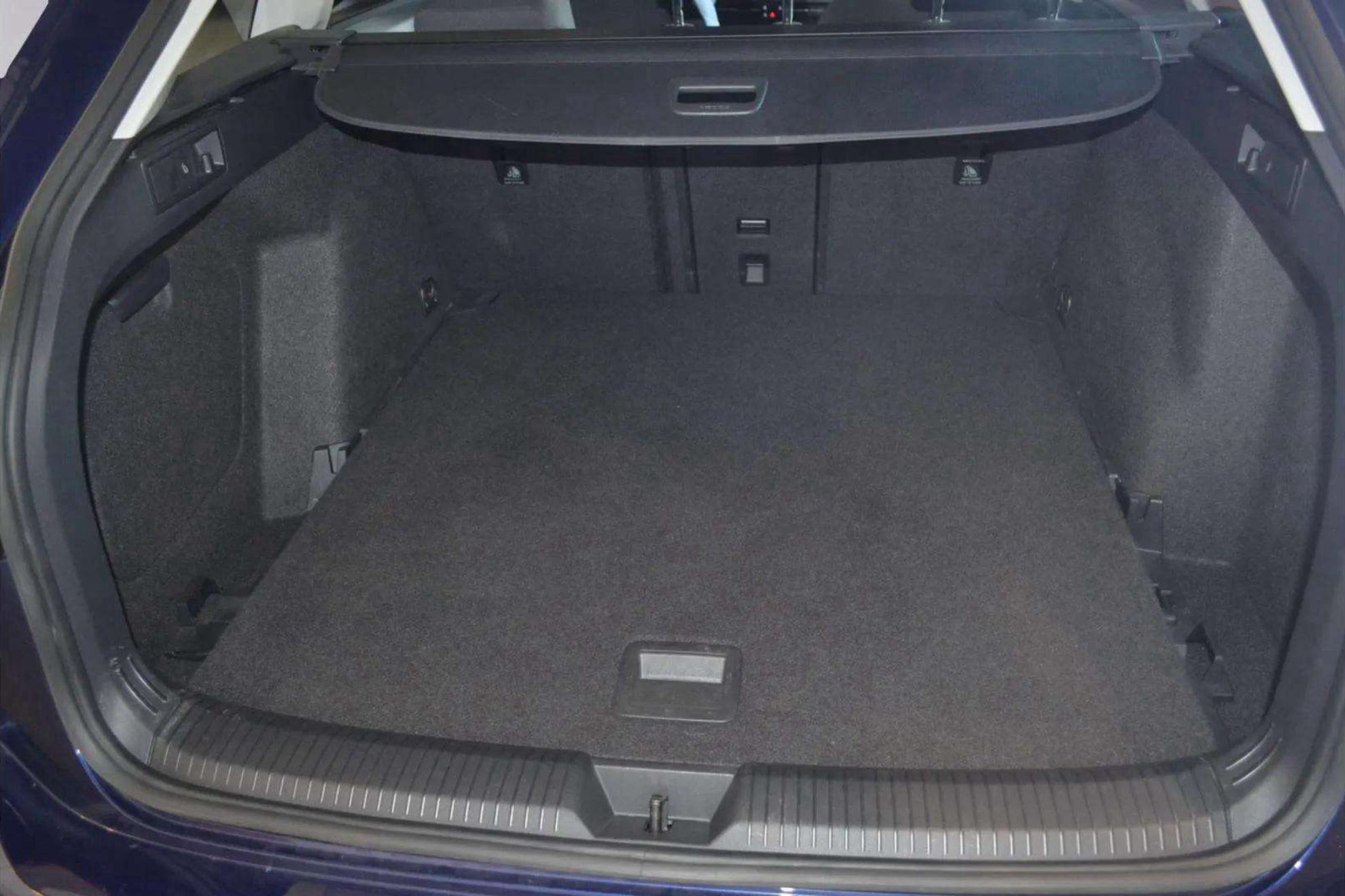 Volkswagen Golf Life 2.0 TDI Variant - foto 9