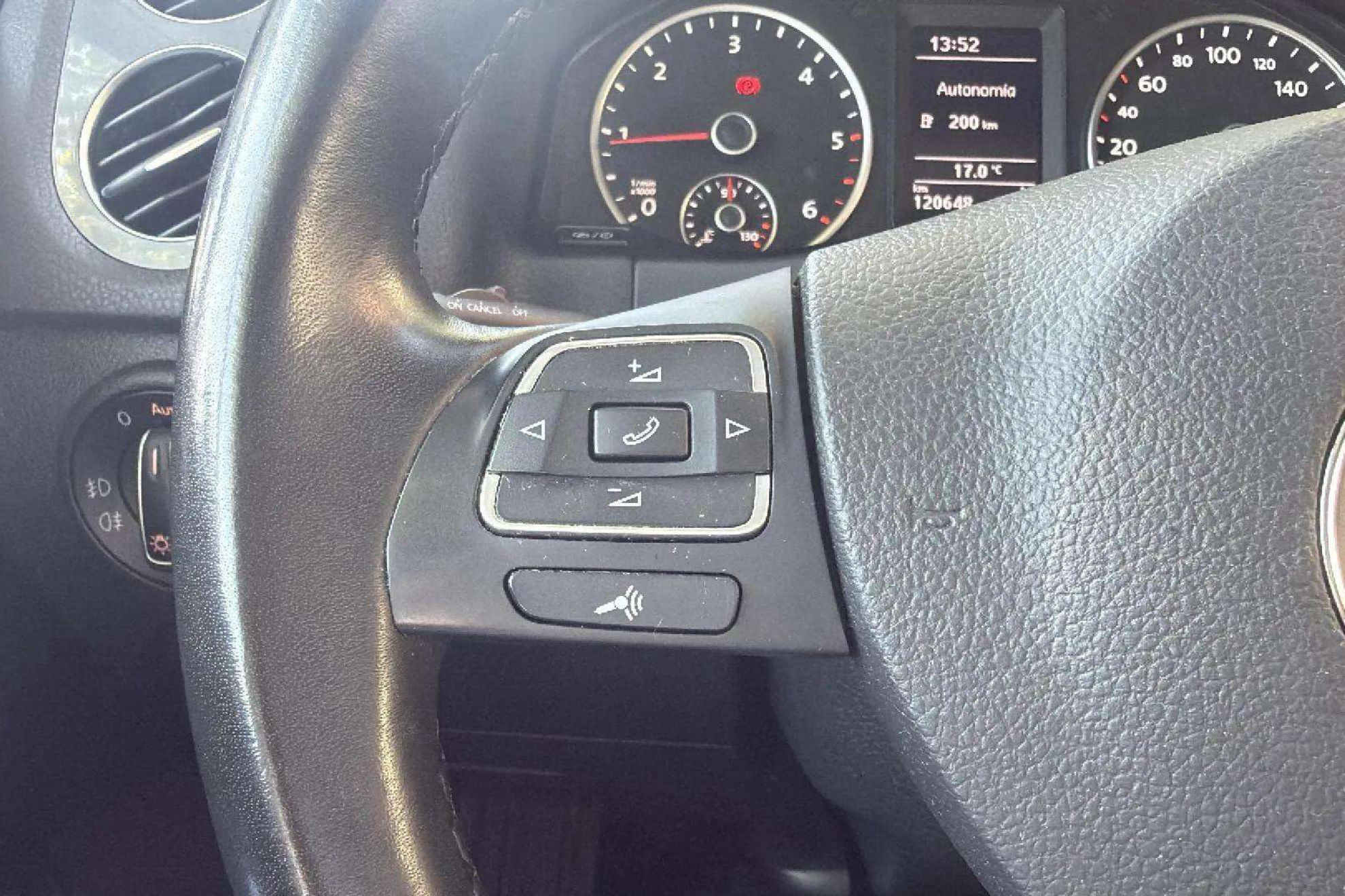 Volkswagen Tiguan T1 Sport 2.0 TDI BMT 4x2 - foto 15