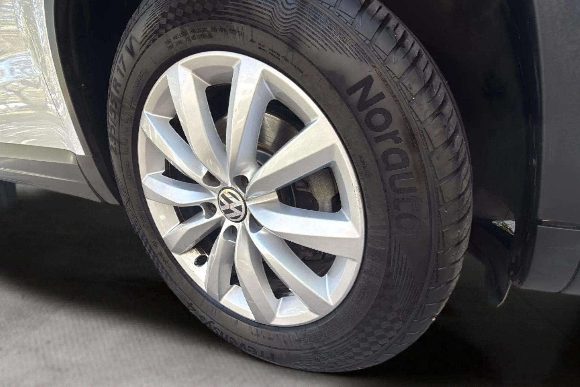 Volkswagen Tiguan T1 Sport 2.0 TDI BMT 4x2 - foto 38