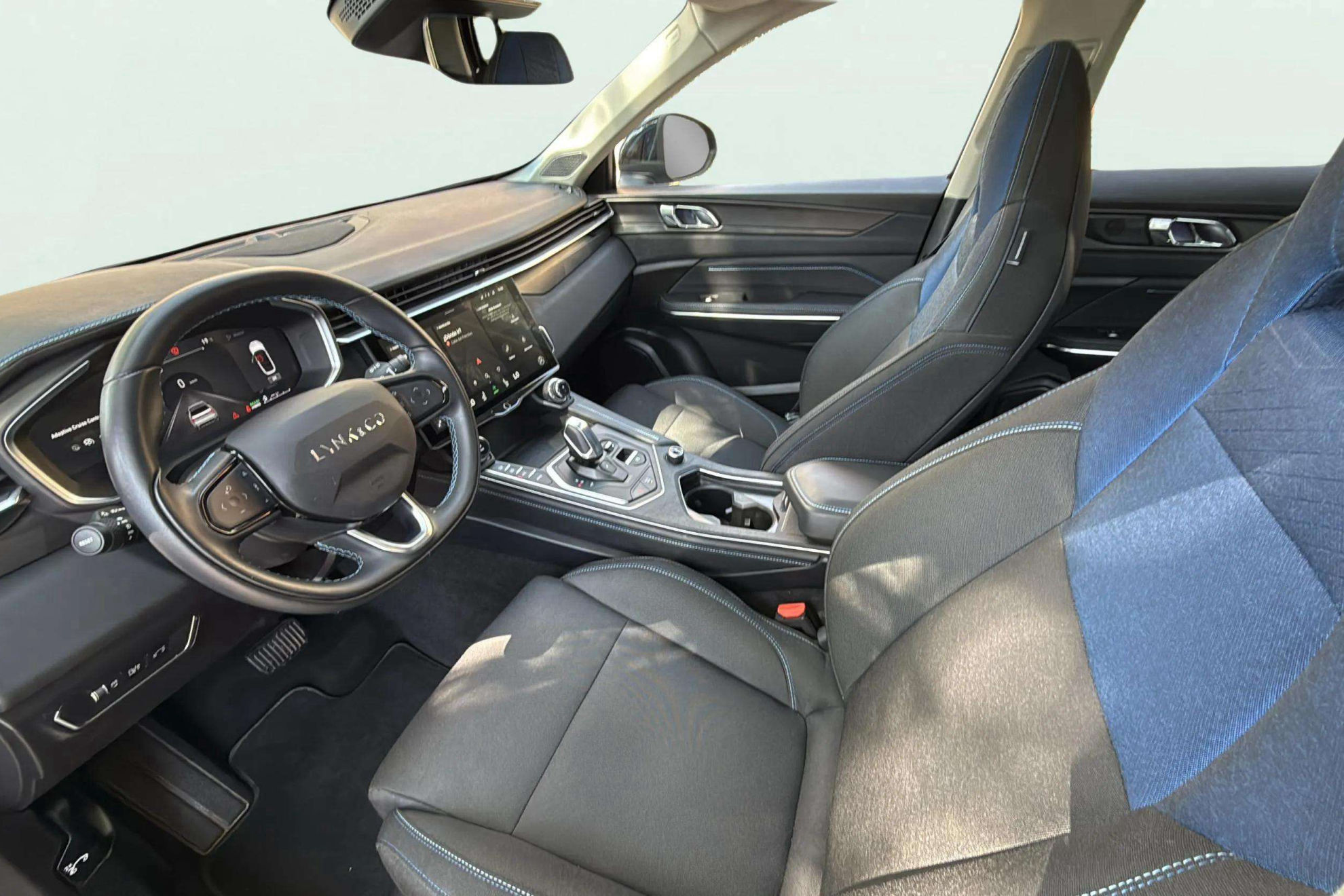 Lynk & Co 01 1.5 PHEV - foto 25